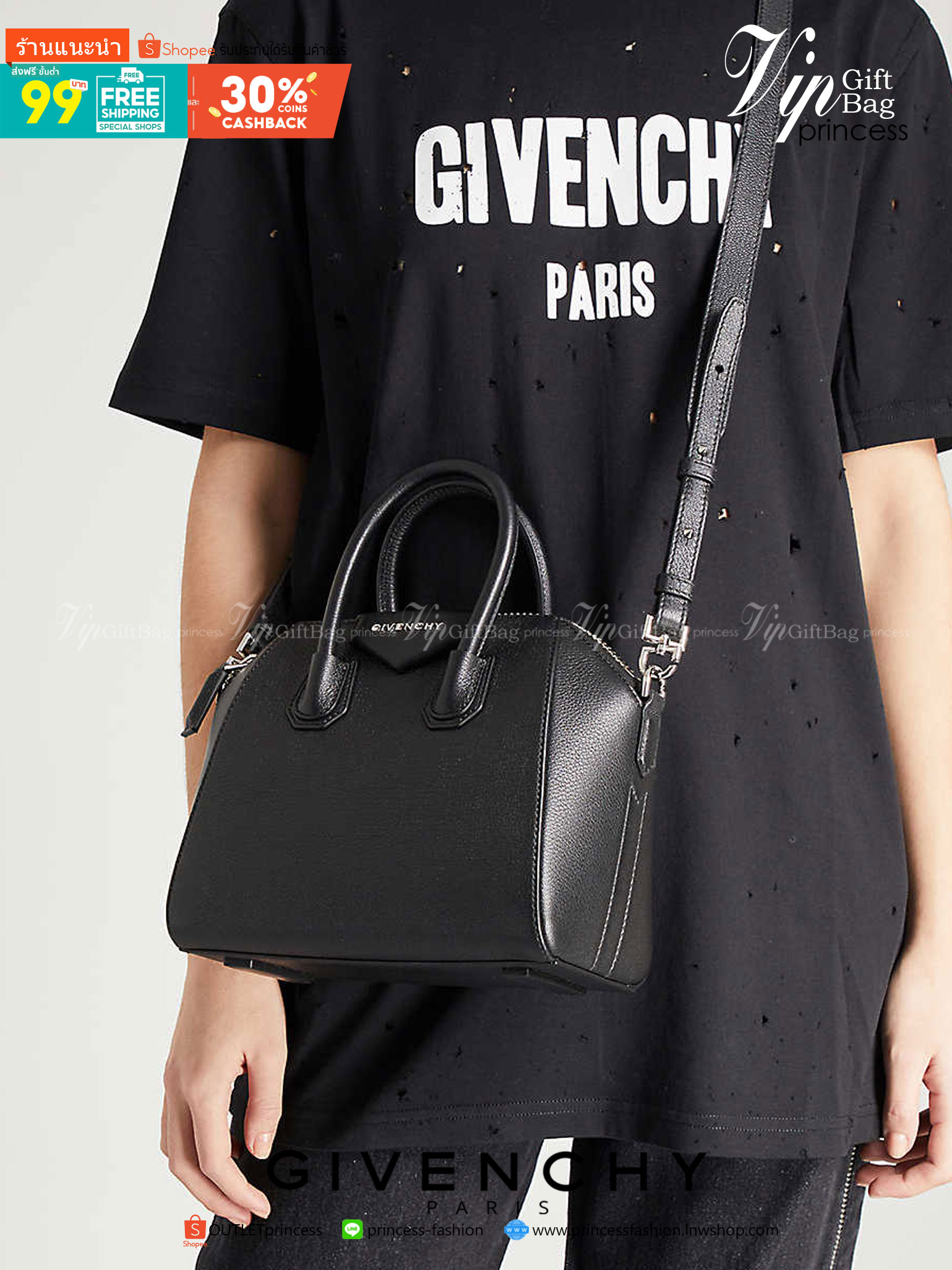Givenchy Antigona Mini leather shoulder bag กระเป๋าสุดคลาสสิก ใบเดียวก็เอาอยู่ Day to Night Bag เข้าได้กับลุค Smart Casual ด้วยทรงกระเป๋าที่ฐานกว้างใส่ของใช้ที่จำเป็นได้ทุกอย่าง ตั้งอยู่ทรง มาพร้อมสายสะพายตกแต่สายแบบหมุดแหลม สามารถปรับระดับได้ จะถือหรือคล