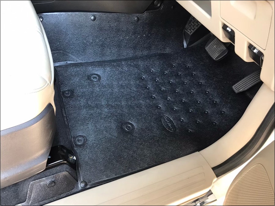 พรมปูพื้นรถยนต์ CHEVROLET TRAILBRAZER 2014-2019 พรมลายหนังแท้ รีดขอบ สีดำ เต็มคัน