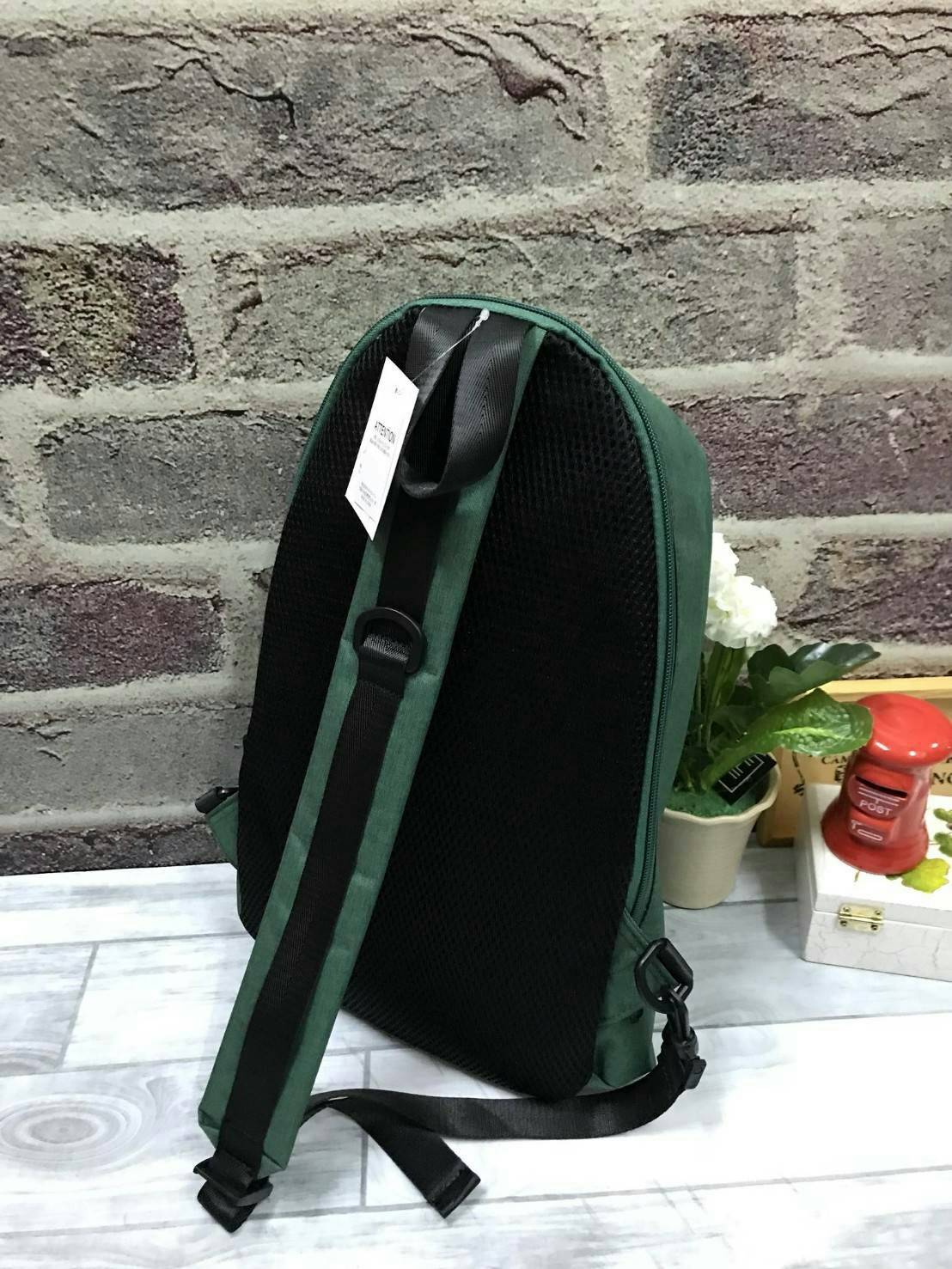 Anello Big Body Bag New arrival ! อีกหนึ่งคอลเลคชั่นของ anello ที่ออกแบบ การใช้งานที่ใช้ได้กับผู้หญิง และผู้ชาย (unisex) วัสดุ Polyester canvas ที่มีน้ำหนักเบา แบ่งช่องใช้งานหลายช่อง ด้านหน้า สกรีนโลโก้โดดเด่น สำหรับช่องใหญ่เปิดปิดด้วยซิปคู่ปั๊มโลโก้ ออกแ