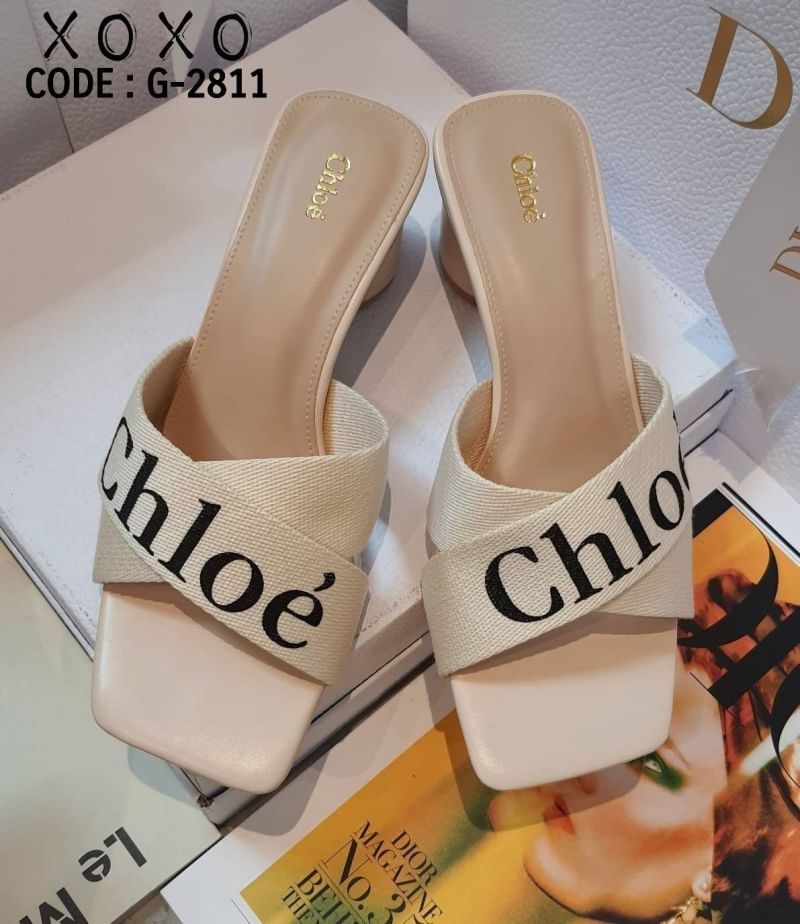 Chloe' รองเท้า งานสวม ไค้วครอสเอ็กซ์ วัสดุสายคาดผ้าแคนวาสตีแบรนด์ ตัวหุ่มหนังPU ส้นทรงกระบอกทรงกลม แมทส์ชุดง่าย ใส่สบาย