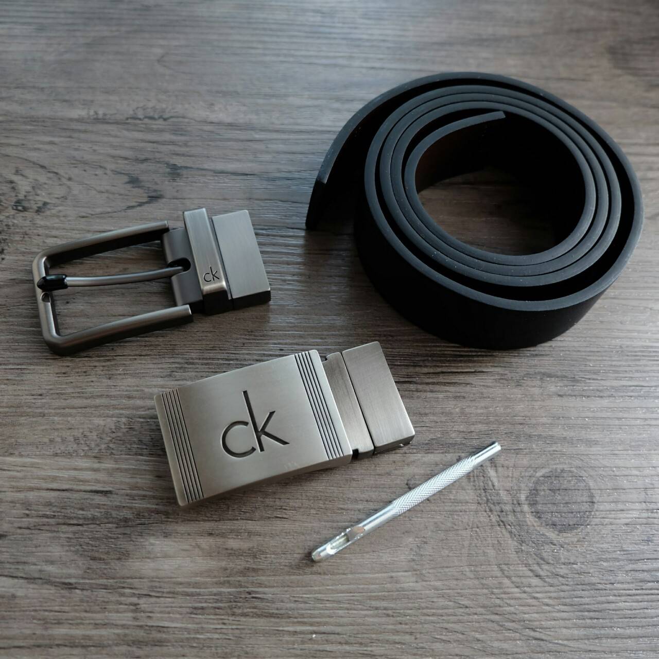 Calvin Klein Belt and Buckle Set (No.01) Set สุดคถเม เข็มขัด + หัวเข็มขัด 2 ชิ้น จะะมอบเป็นของขวัญหรือใช้เองก็แนะนำเลยค่าา