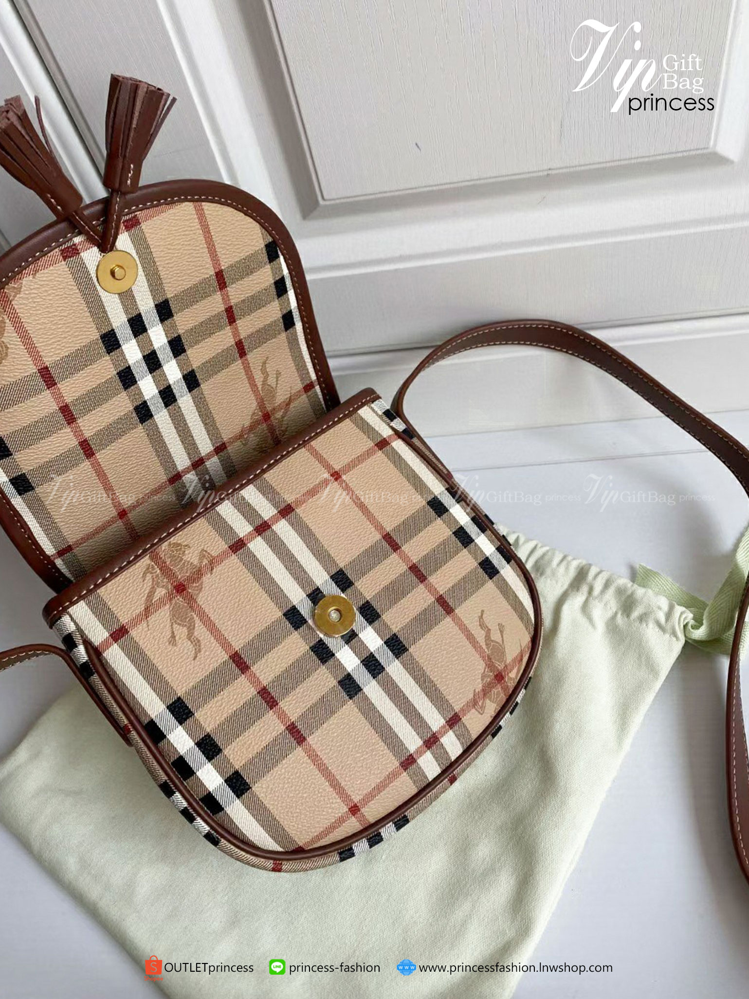 พรีเมี่ยมกิ๊ฟแท้ 100% BURBERRY CROSSBODY VINTAGE BAG VIP GIFT WITH PURCHASE (GWP)