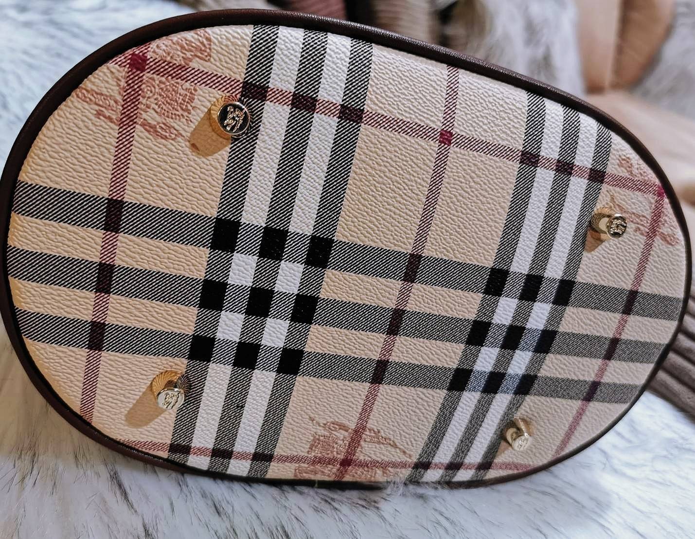 BURBERRY FRAGRANCES VINTAGE BAG กระเป๋าสะพายทรงวินเทจ