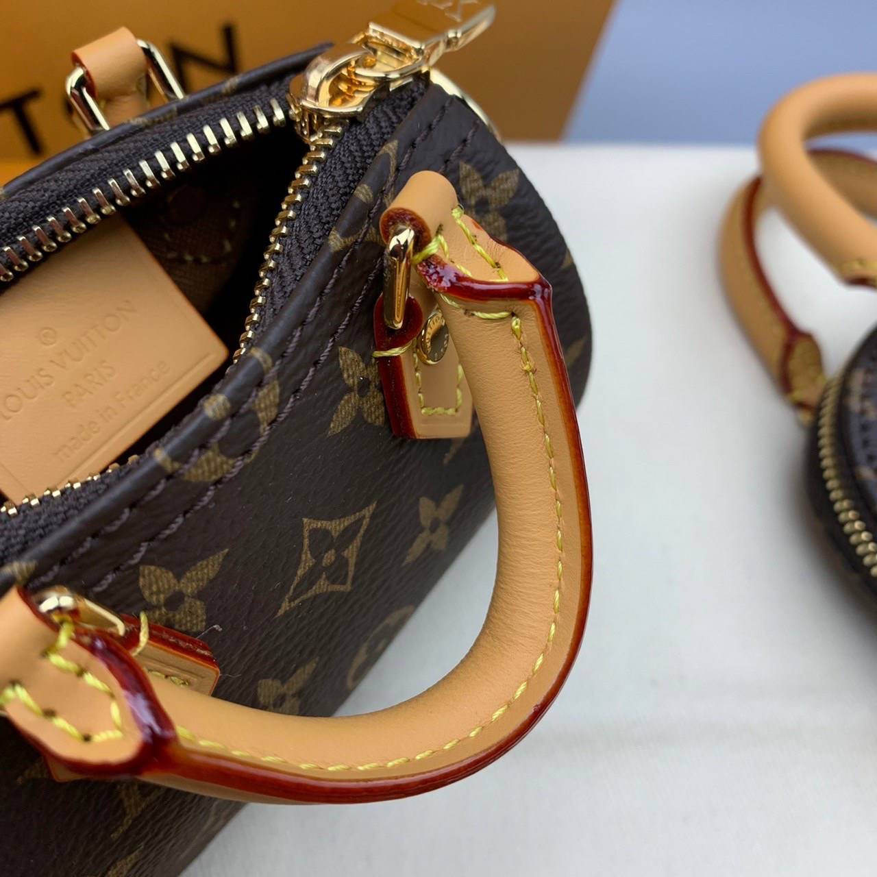 ORI 🥂 LV Trio Mini Icones Monogram Canvas เกรดสลับใช้แทนใบจริงได้ งานเกรดเทพออริจินอลสวยมาก ใช้ได้หลากหลายสไตล์ จะสะพายใบเดียว สองใบ หรือสามใบ หรือจะใช้เป็นพวงกุญแจที่คล้องมือหรือจะใช้เป็น Charm กระเป๋าก็ได้ คือคุ้มมากใน1 set ใหม่ล่าสุดเลยค่ะ น่าร