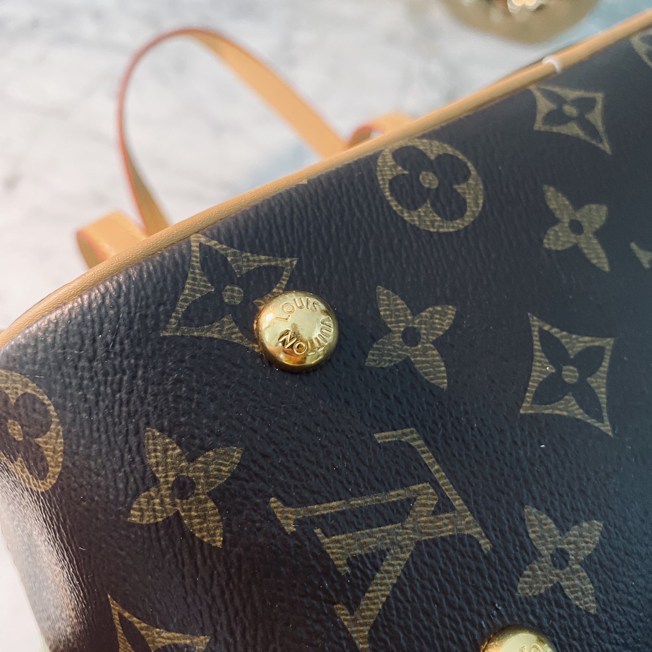 LV Cite Monogram Canvas Handbags หลงรักน้องเข้าแล้วค่า กับกระเป๋าสะพายวินเทจรุ่นยอดนิยม ทรงสะดวกใช้ ดีไซน์สุดคลาสสิค ใช้ได้ทุกวัน ใบจริงสวยน่าใช้มากๆ จัดให้ครบเซ็ท ล็อทนี้ราคาดีมาก สวยเกินราคา ตรงปก พร้อมเสิร์ฟความสวยให้ถึงบ้านไปเลยจ้า