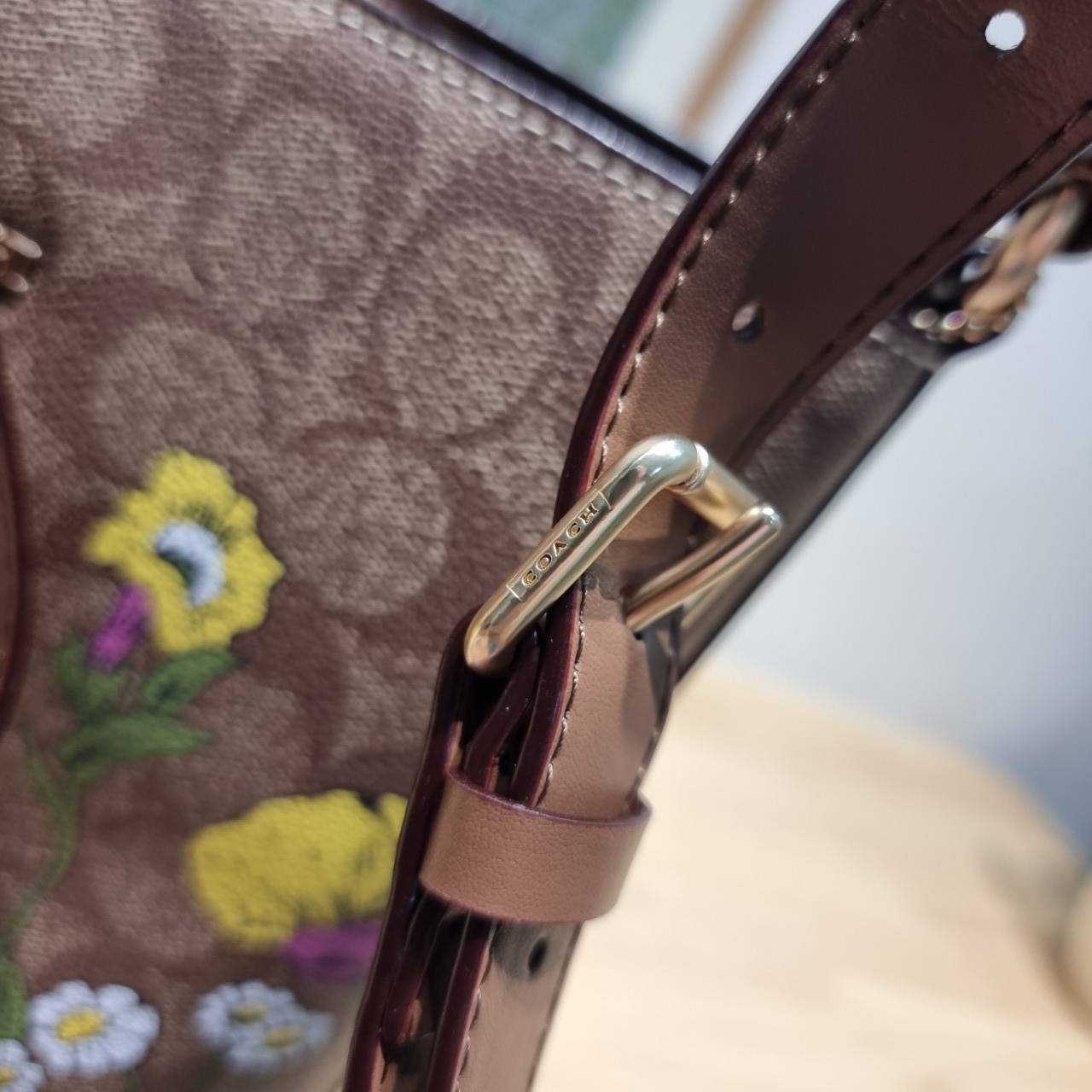 COACH CR155 SOPHIE BUCKET BAG IN SIGNATURE CANVAS WITH FLORAL PRINT กระเป๋าทรงบัคเก็ต ที่มีดีไซน์ลวดลายดอกไม้น่ารักน่าใช้ เกรดท็อปออริ 1:1 สลับแท้