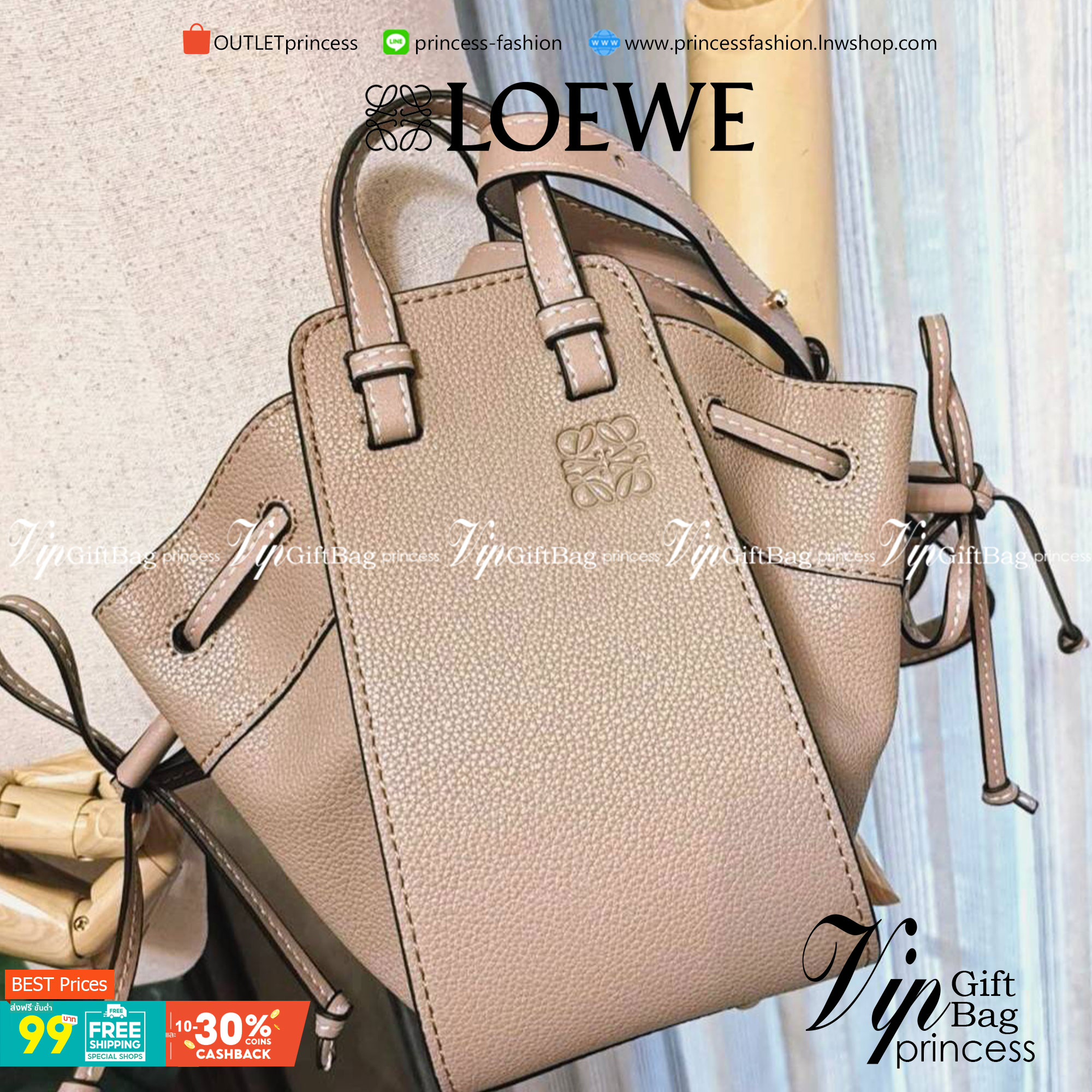 LOEWE HANDLE & SHOULDER BAG GIFT WITH PURCHASE (GWP) กระเป๋าถือหรือสะพายหนังแท้พรีเมี่ยมกิ๊ฟ Limited จาก LOEWE PERFUME DUTYFREE รุ่น Rare items สุดๆวัสดุหนังแท้ Calfskin หนังสวยดีไซน์คงเอกลักษณ์แบรนด์ สามารถปรับใช้ได้หลายทรงด้านข้างมีหูรูดปรับขยายทรงได้ภา