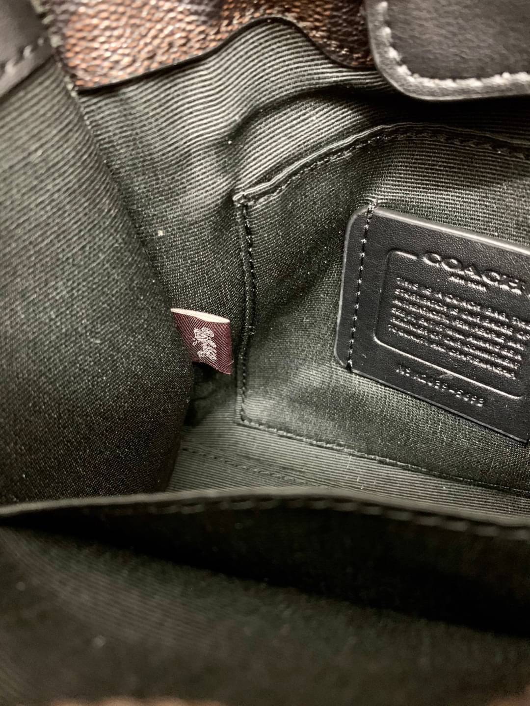 COACH MINI CALLY CROSSBODY IN SIGNATURE ((3599, 2184, 5693, 2134, 2183)) พร้อมส่งที่ไทยทันที! กระเป๋าสะพายครอสบอดี้ร์ กระเป๋าครอสบอดี้โท้ทมินิไซส์ รุ่นใหม่สุดฮอต!! ใบจริงคือน่ารักม้ากกกก!! สวยอยู่ทรง น่ารักน่าใช้ ทรงTote ปากกระเป๋าเปิดปิดแบบแม่เหล็ก ภายใน