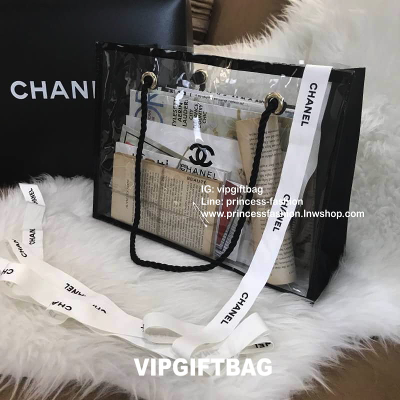 พรีเมี่ยมกิ๊ฟแท้ 100% 🔥 กระเป๋า Chanel waterproof bag ปั๊มโลโก้ กระเป๋ากันน้ำมาแล้วจ้า ร้อนๆแบบนี้พกติดไปสระน้ำด้วยนะคะ จุขอได้เยอะ สวยๆรับซัมเม่อร์นี้ไปเลยจ้าา