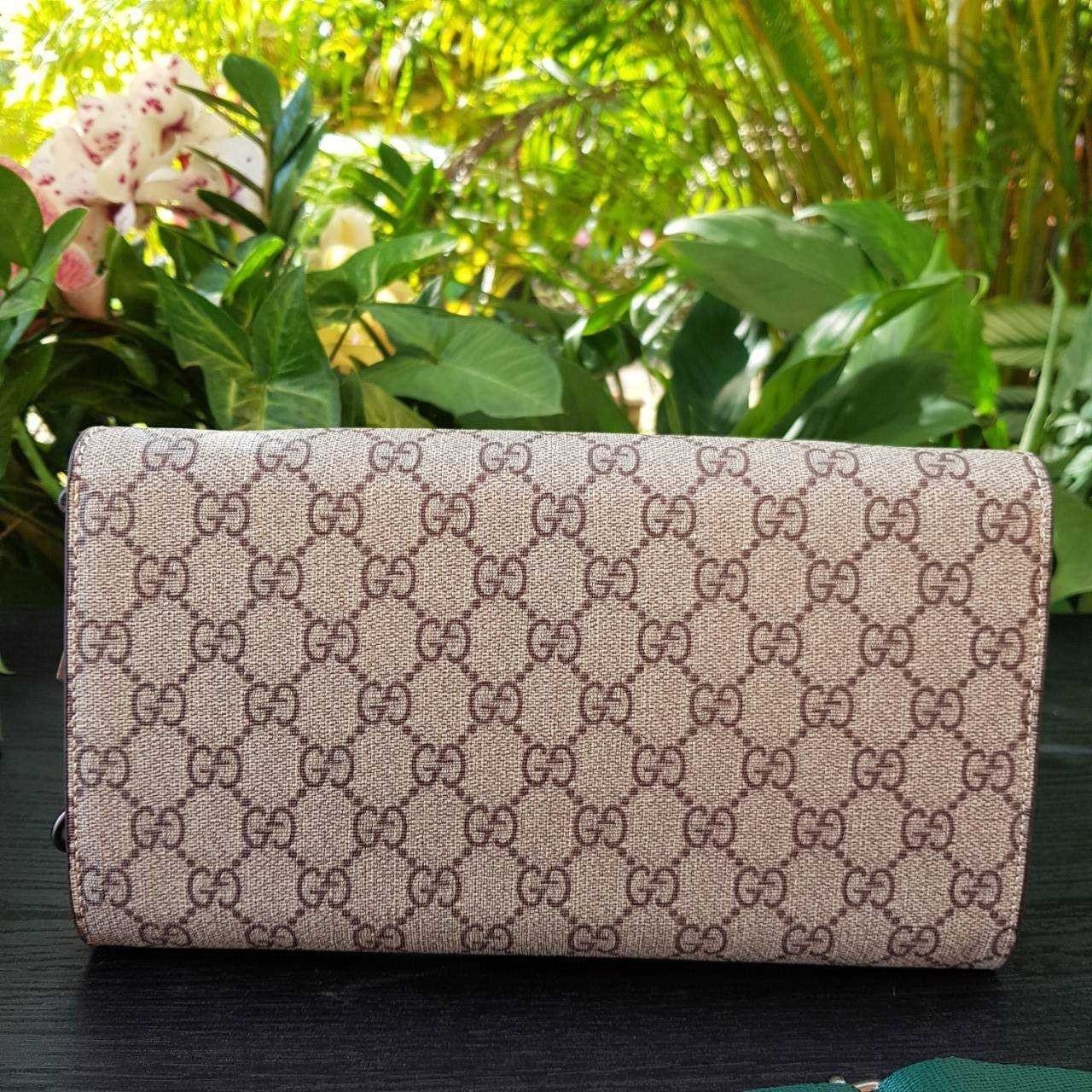 GUCCI Dionysus GG small shoulder bag กระเป๋าถือ กระเป๋าสะพายทรงสวย หรูหรา และดูแพง มาพร้อมสองสายสายพายให้เลือกปรับใช้งาน ถอดออกได้ทั้งสองสาย ถือเป็นครัชเก๋ๆได้ ดูดีมากๆ