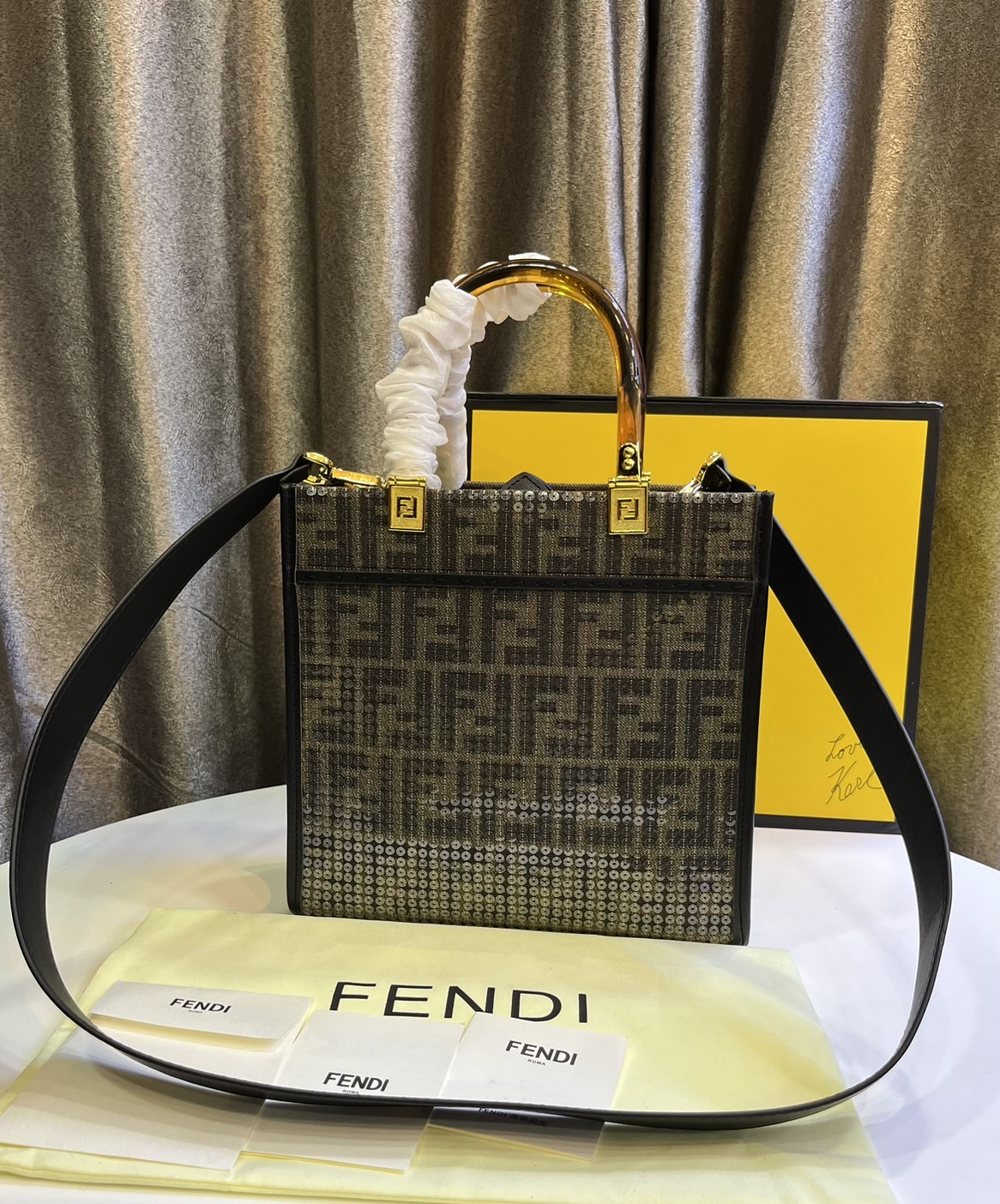 FENDI Sunshine jacquard FF sequins shopper / Fendi Tote bag 25cm พร้อมส่ง กระเป๋าสะพายทรงโท้ท ปักเลื่อมแวววาว รุ่นใหม่ สวยหรู **สินค้าเกรดออริจินอล 1:1 สลับแท้