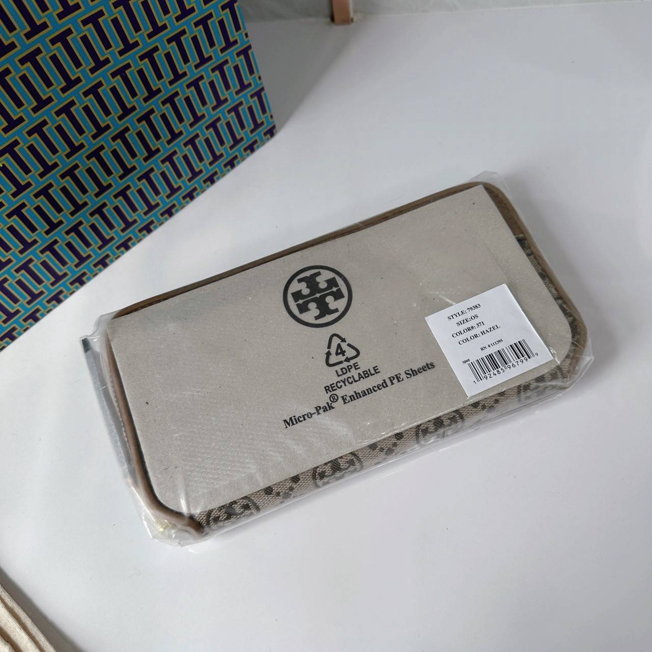 TORY BURCH T MONOGRAM JACQUARD ZIP CONTINENTAL WALLET 79383 กระเป๋าสตางค์ผ้าแคนวาสลายโมโนแกรมตัว T