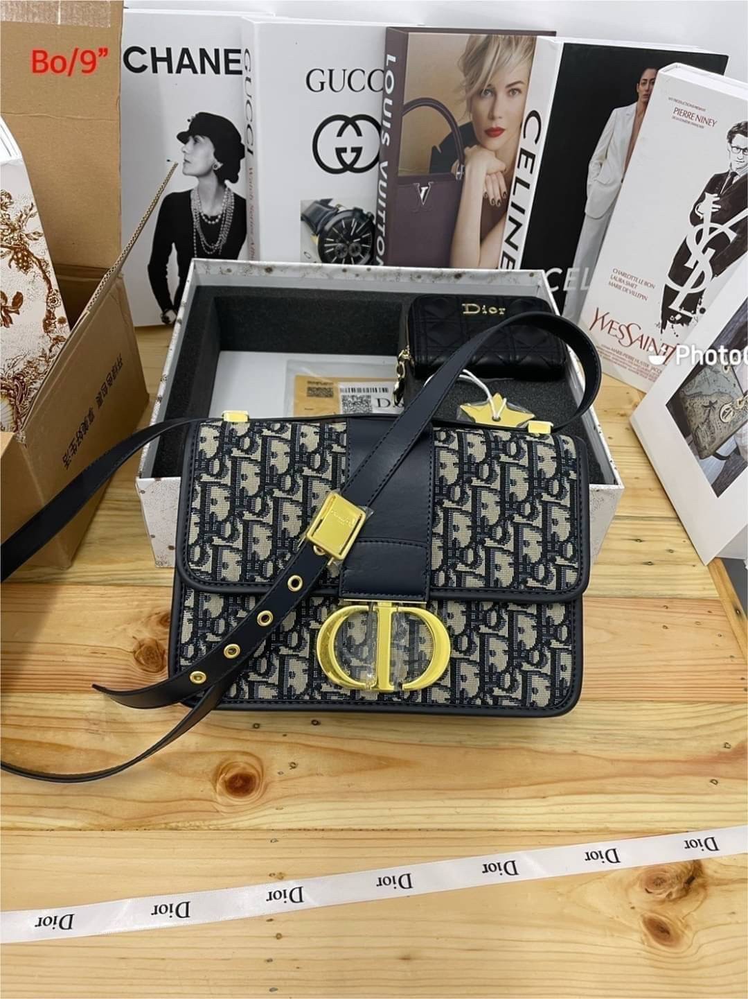 DIOR SET BAG / DIOR 30 Montaigne Bag / DIOR ANAGRAM BOX SET / CD LIMITED EDITION GIFT BOX WITH GOLD STAR BOUTIQUE SET พร้อมเสิร์ฟครบชุด แรร์ไอเท็ม ที่ถูกรวมไว้ในหนึ่งเดียว กับ gift box limited จัดให้ทั้งกระเป๋าสะพายสุดหรู กระเป๋าสตางค์ใบสั้นรุ่นคลาสสิค