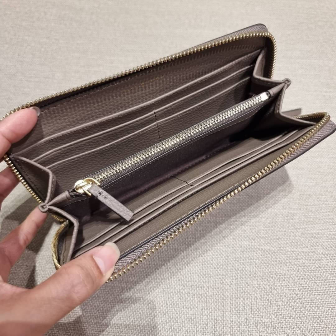 TORY BURCH MCGRAW ZIP CONTINENTAL WALLET กระเป๋าสตางค์ใบยาวรุ่นหายาก จัดเต็มสีสวยพร้อมส่ง ขนาดกำลังพอเหมาะ วัสดุหนังวัวสัมผัสดีมาก