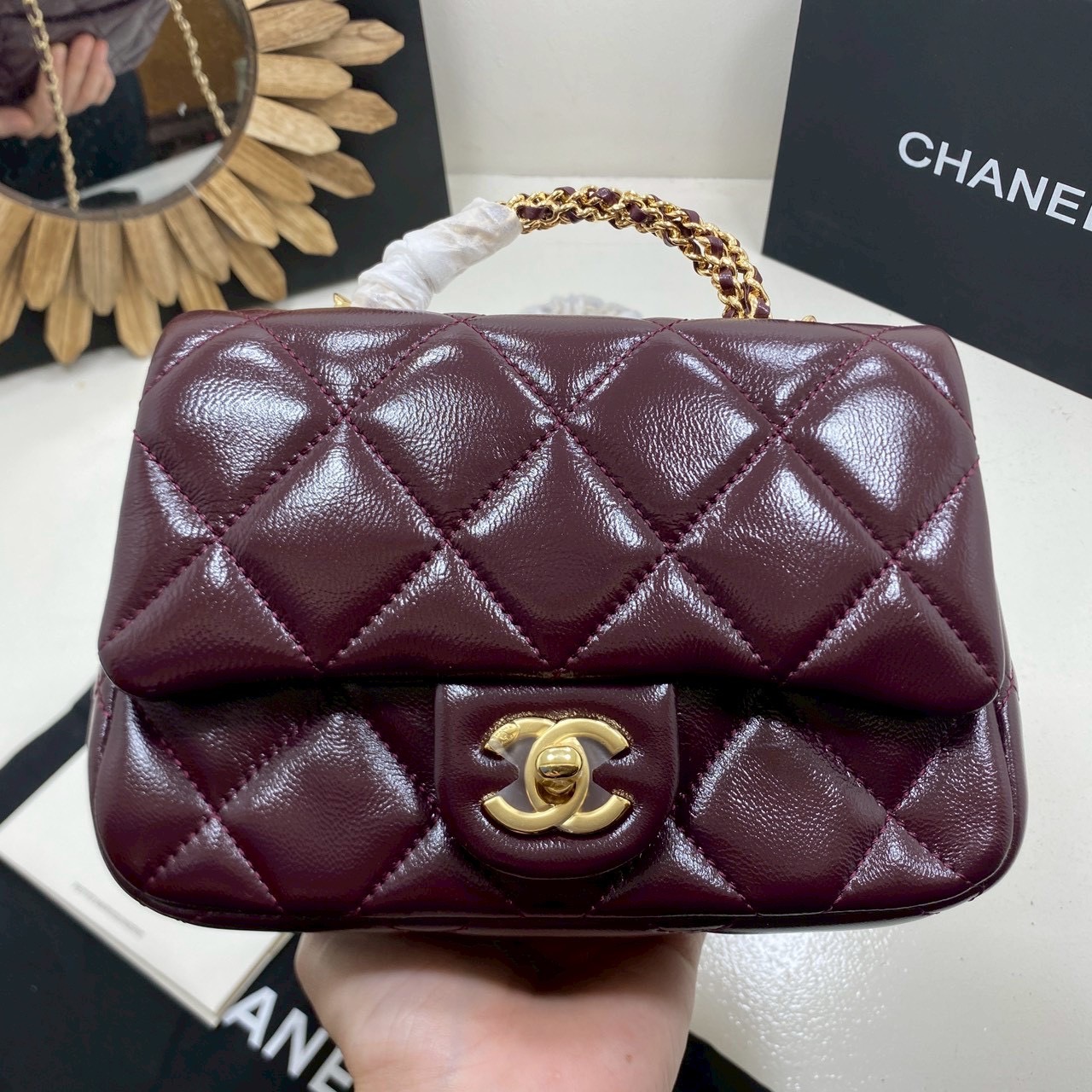 ORI หนังแท้ | Chanel Mini Flap Bag With Top Handle กระเป๋าสะพาย กระเป๋าถือพร้อมหูจับหรูหราร้อยโซ่สีทอง สายสะพายโซ่ ขนาดกะทัดรัดใช้งานง่าย