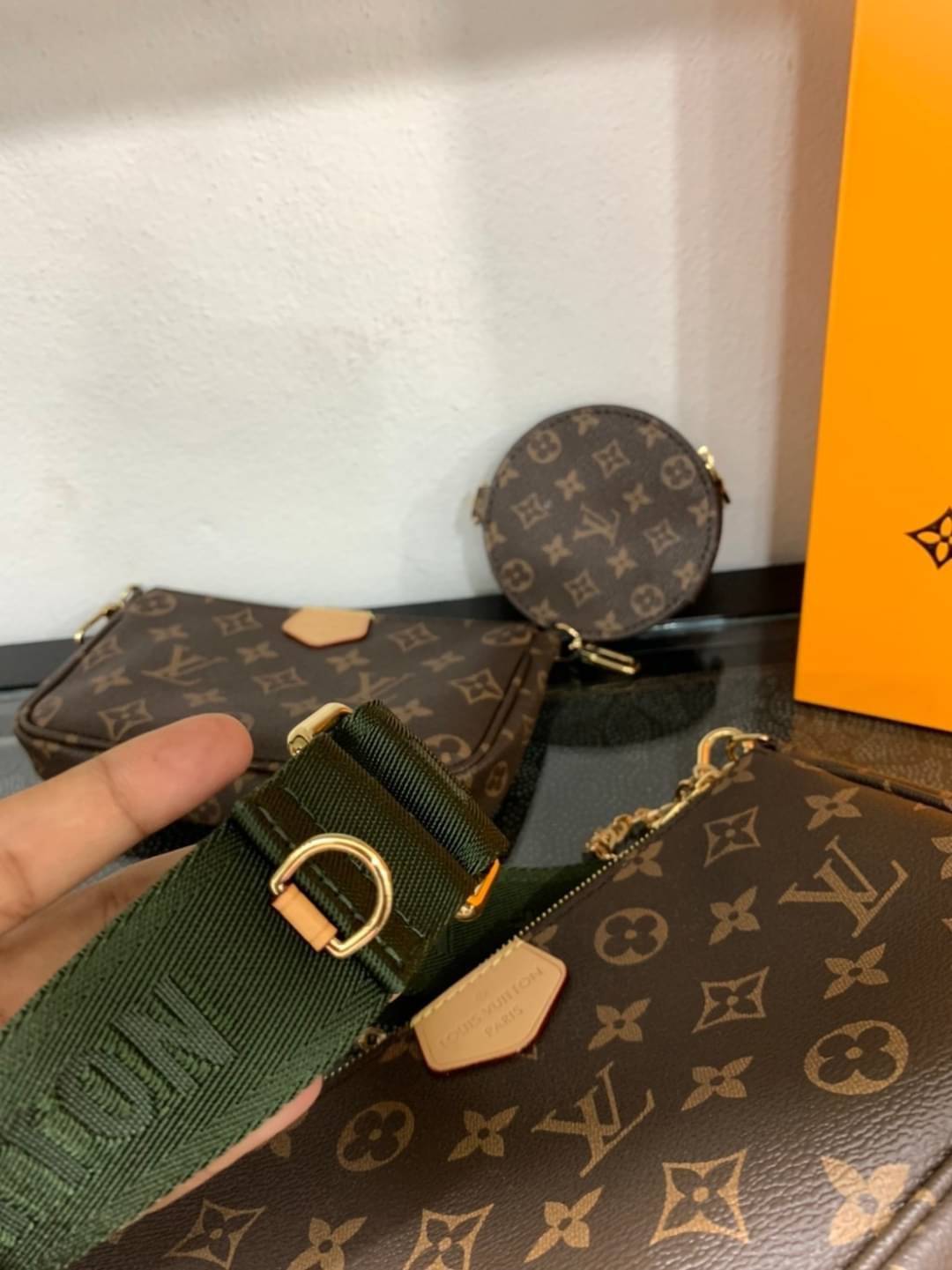 LV Multi Pochette Accessoires Monogram 3in1 เกรดออริจินอล กระเป๋าสะพายมัลติฟังก์ชั่น สุดฮอต สาวๆคลั่งกันหนักมาก ดีงาม ดีไซน์คลาสสิควินเทจ โดดเด่นด้วยดีเทลกระเป๋า 3 ใบ
