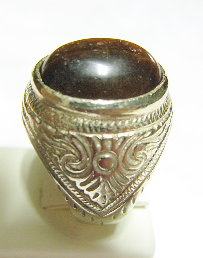 สินค้าจองค่ะ แหวนพลอยตาเสือเนื้อทองขาว(คุ้มครอง)แบบใหญ่ค่ะ