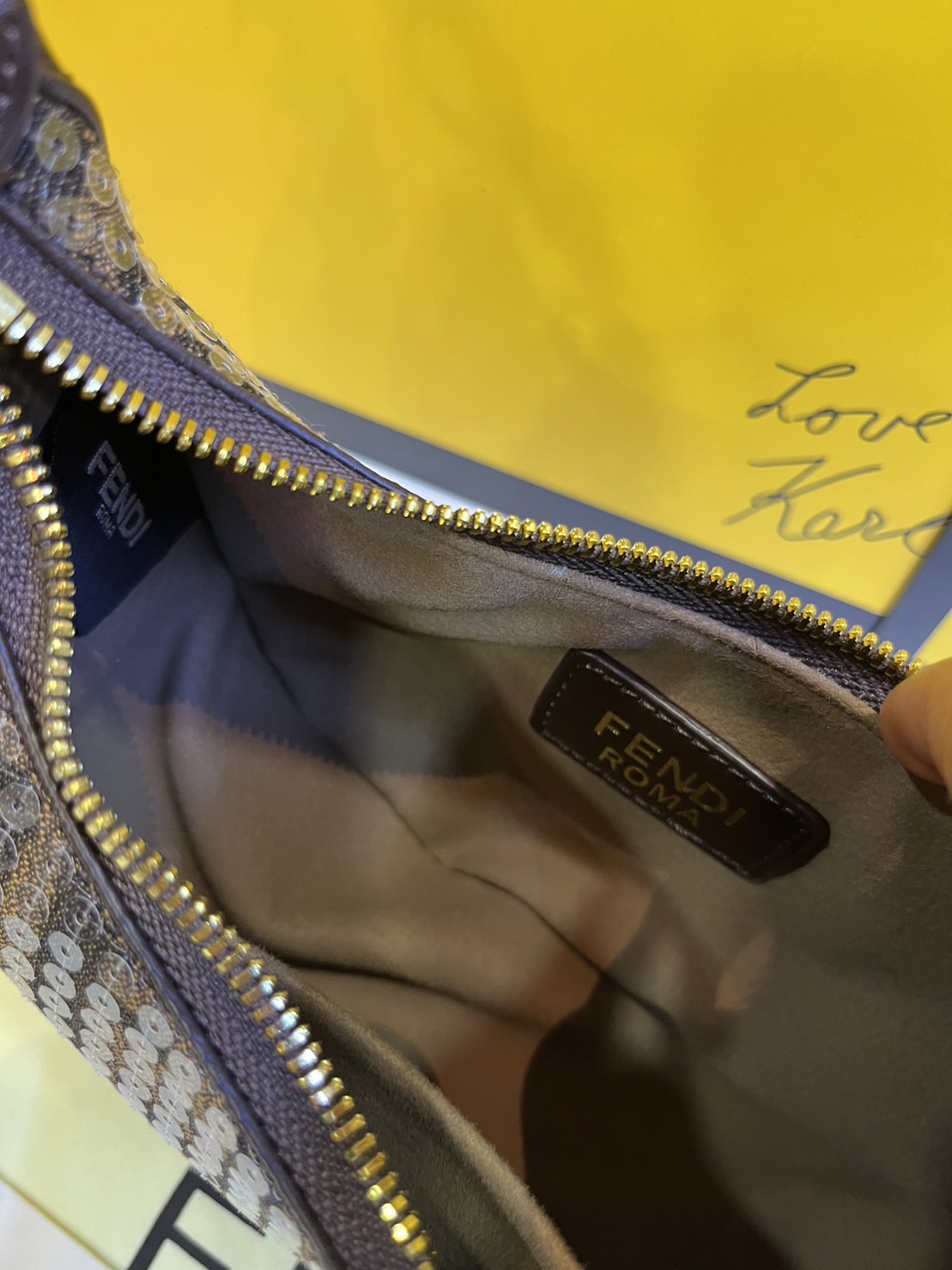 FENDI NANO Fendigraphy Bag fabric charm / Fendi hobo bag 20cm พร้อมส่ง กระเป๋าสะพายไหล่เฟนดิปักเลื่อมรุ่นใหม่ สวยหรู **สินค้าเกรดออริจินอล 1:1 สลับแท้