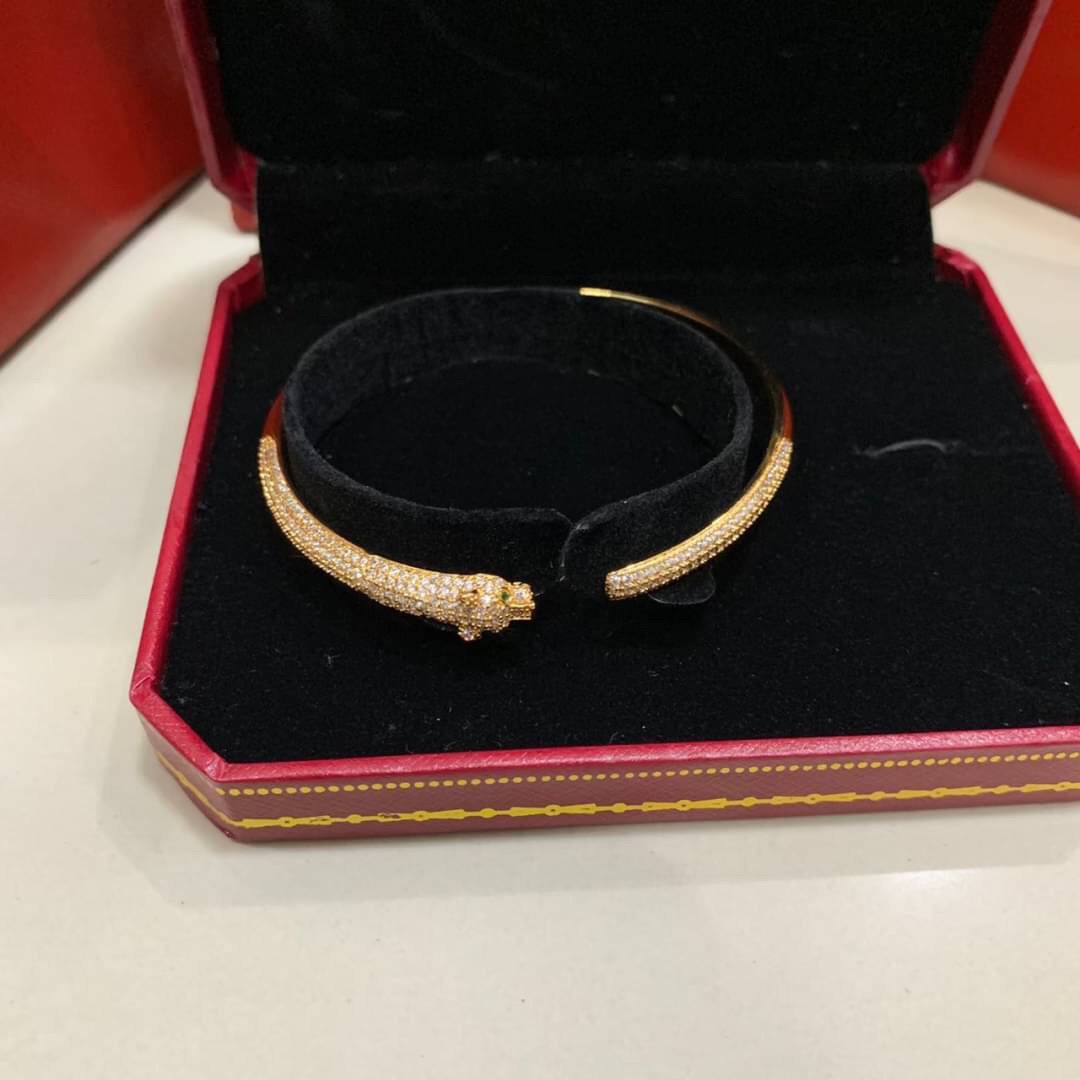 PANTHERE DE CARTIER BRACELET กำไลข้อมือหัวเสือเพชรคาเทียร์ งานปั้มทุกจุด วัสดุคุณภาพดี ไม่ลอกไม่ดำ ภาพสินค้าถ่ายจากงานขายจริง ใช้งานต่างประเทศได้