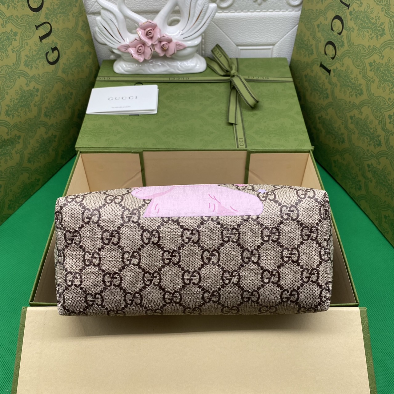 (รวมแบบ) หนังแท้ GUCCI Animal-Friendly Gucci Kid GG Supreme Tote Bag ลายใหม่น่ารักมากเลยค่าา งานหนังแท้ทรงตั้งสวย ขนาดกะทัดรัด จุของได้เยอะ ใช้ได้ทั้งเด็กและผู้ใหญ่ น่ารักมากค่ะ