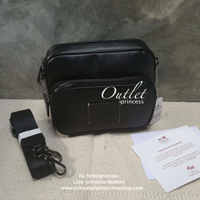 COACH Academy Sport Crossbody Bag กระเป๋าสะพาย crossbody สำหรับคุณผู้ชาย วัสดุหนัง ขนาดกำลังดี แบ่งช่องใช้งานเป็นสัดส่วน ทั้งภายนอก และภายใน ใส่ wallet ยาว mini iPad และของใช้ได้จุ กเานหลังมีอีก 1 ช่อง พร้อมสายสะพายยาว style sport ปรับได้ค่ะ