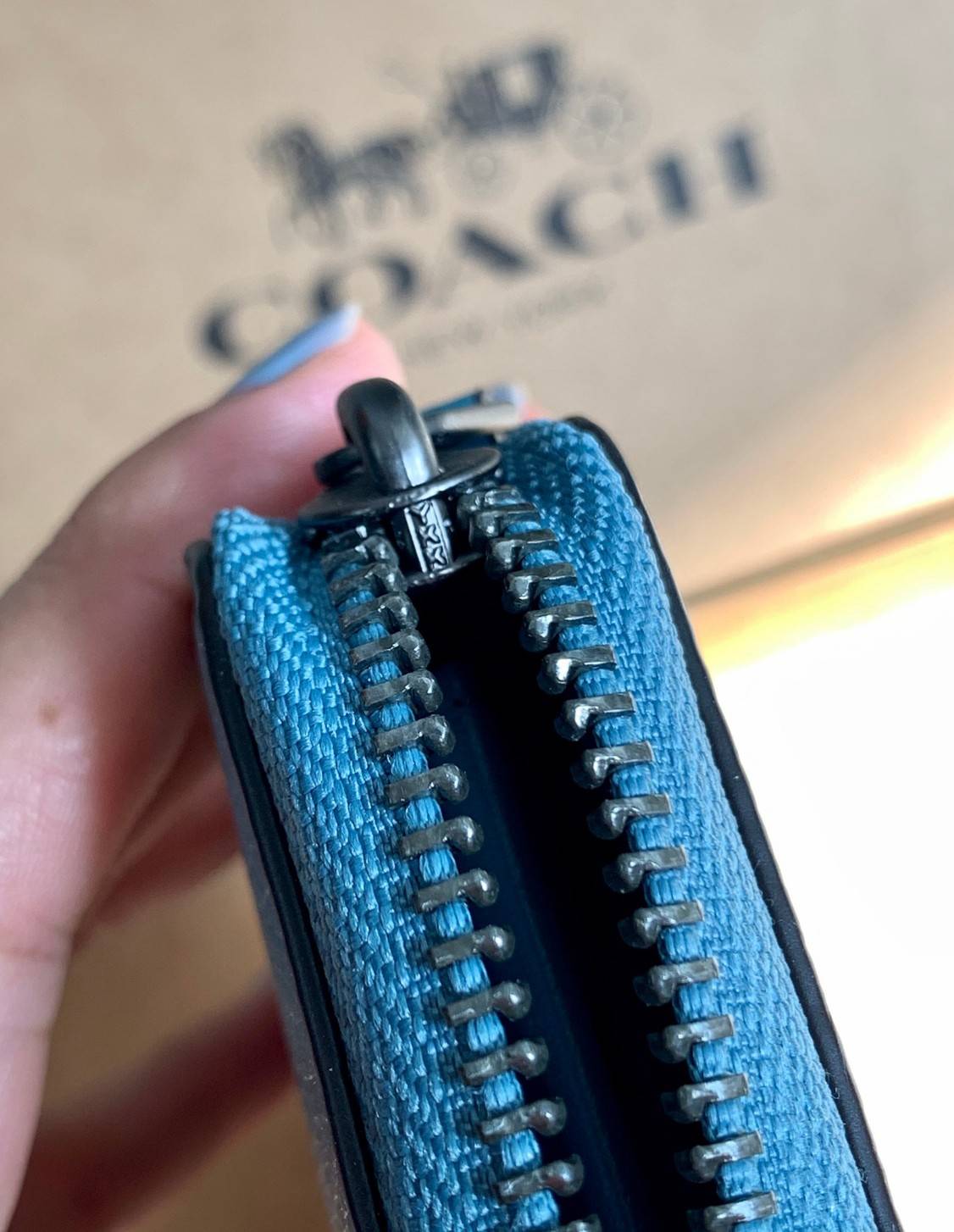 ของแท้ 💯% COACH ZIP WALLET SNOOPY LIMITED ((16122B)) พร้อมส่ง!! กระเป๋าเงินใบยาวซิปรอบ หนังแท้ลายหนังสวย