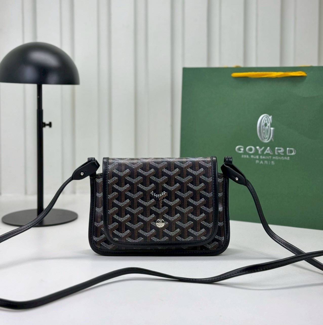 10 สี ORI หนังแท้ | GOYARD Plumet pouch-wallet กระเป๋าสะพายใบเล็กกะทัดรัด ดีไซน์กระเป๋าสตางค์ Plumet ดีไซน์มาพร้อมช่องใส่เหรียญ ธนบัตร และบัตรต่างๆ สามารถสะพายไหล่เป็นกระเป๋าสะพายข้างได้เหมือนกระเป๋าใบเล็ก