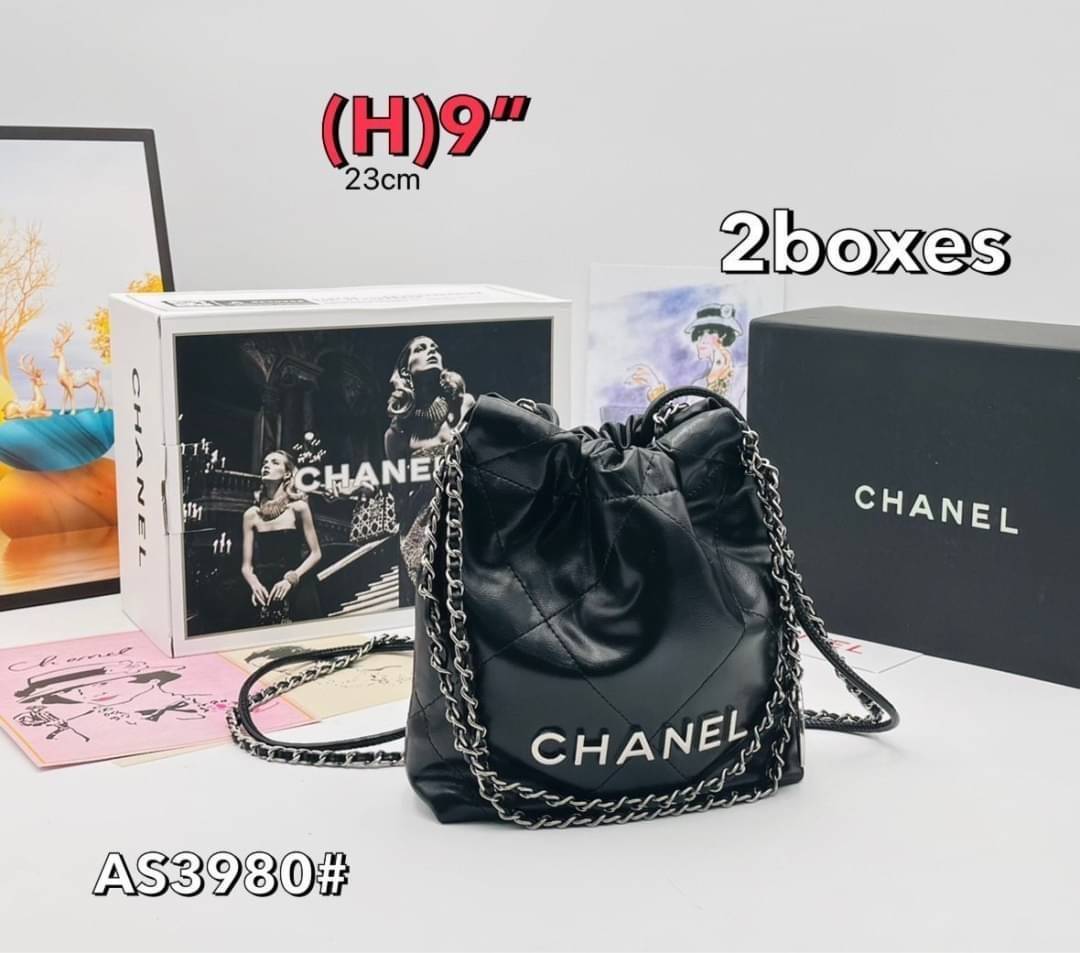 CHANEL 22 mini handbag กระเป๋าสะพายไซส์มินิ น่ารักน่าใช้ สวยเกินต้านที่สุดกับไอเท็มนี้ ที่สาวๆหรือใครๆก็ต้องมีแล้วค่า!! มาในไซส์มินิ น่ารักจริงจัง!! แค่เห็นก็หลงรัก