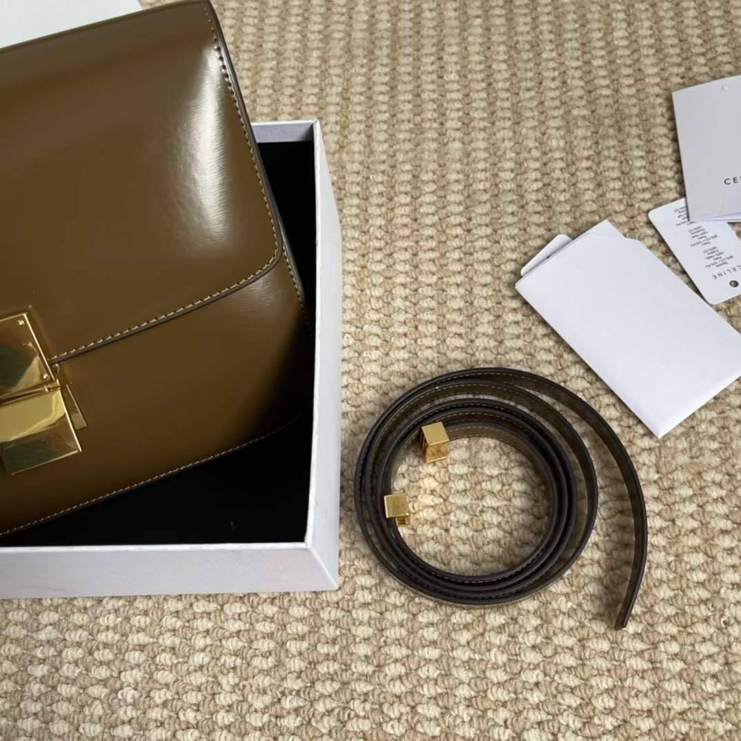 CELINE Medium Classic bag in box calfskin เกรดออริจินอล กระเป๋าสะพายแบรนด์เนมซีลีนหนังแท้ อะไหล่ทองหรู งานหนังเรียบ สวยหรู ด้านในเปิดด้วยบีบอะไหล่ทอง