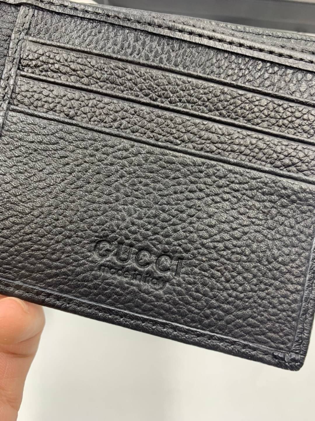 หนังแท้ GUCCI GG Marmont leather bi-fold wallet / GUCCI BLACK ANIMALIER BEE WALLET / GUCCI Men Wallet พร้อมส่งที่ไทย กระเป๋าสตางค์ 2 พับ รุ่นคลาสสิกได้ทุกยุคสมัย งานหนังแท้ทั้งใบ พร้อมส่งที่ไทย ภาพสินค้าถ่ายจากงานขายจริง ใช้งานต่างประเทศได้