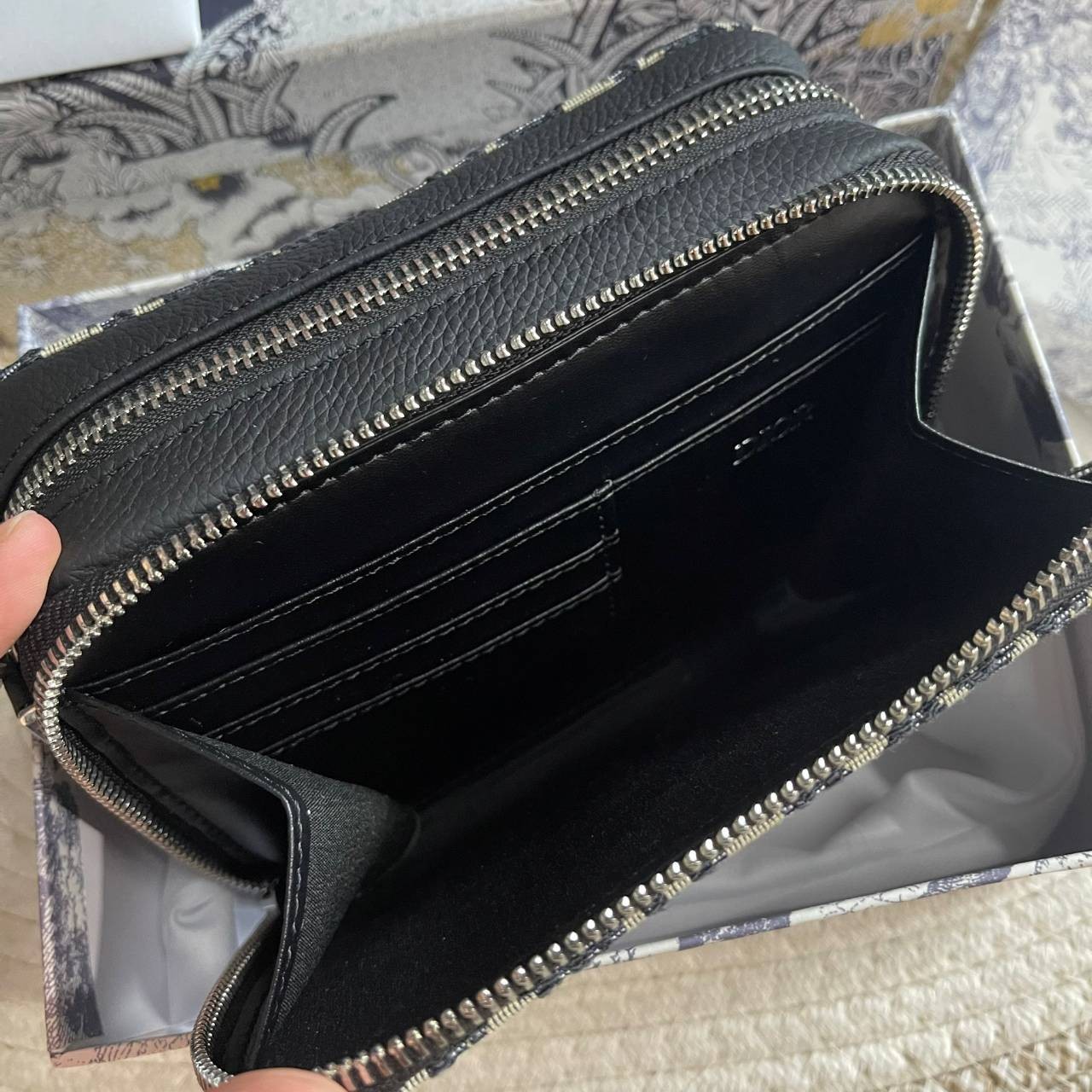 ORI 🥂 หนังแท้ DIOR POUCH WITH SHOULDER STRAP Oblique Jacquard พร้อมส่งที่ไทย งานหนังแท้และผ้าแจ็คการ์ดออริจินอล ภาพสินค้าถ่ายจากงานขายจริง ใช้งานต่างประเทศได้