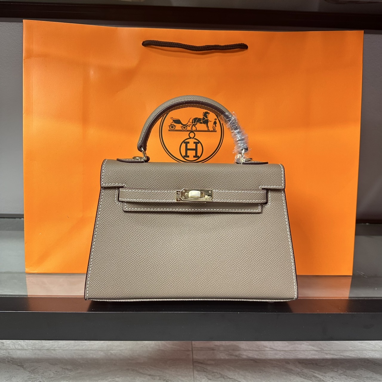 ORI หนังแท้ | Hermes Mini Kelly Pochette 20cm จิ๋วแต่แจ๋ว ราคาพุ่งยิ่งกว่าทอง พร้อมสายสปอร์ต กระเป๋าสะพายที่สุดแห่งหรูหราลัคชู นิยามของความสง่างามเหนือกาลเวลา