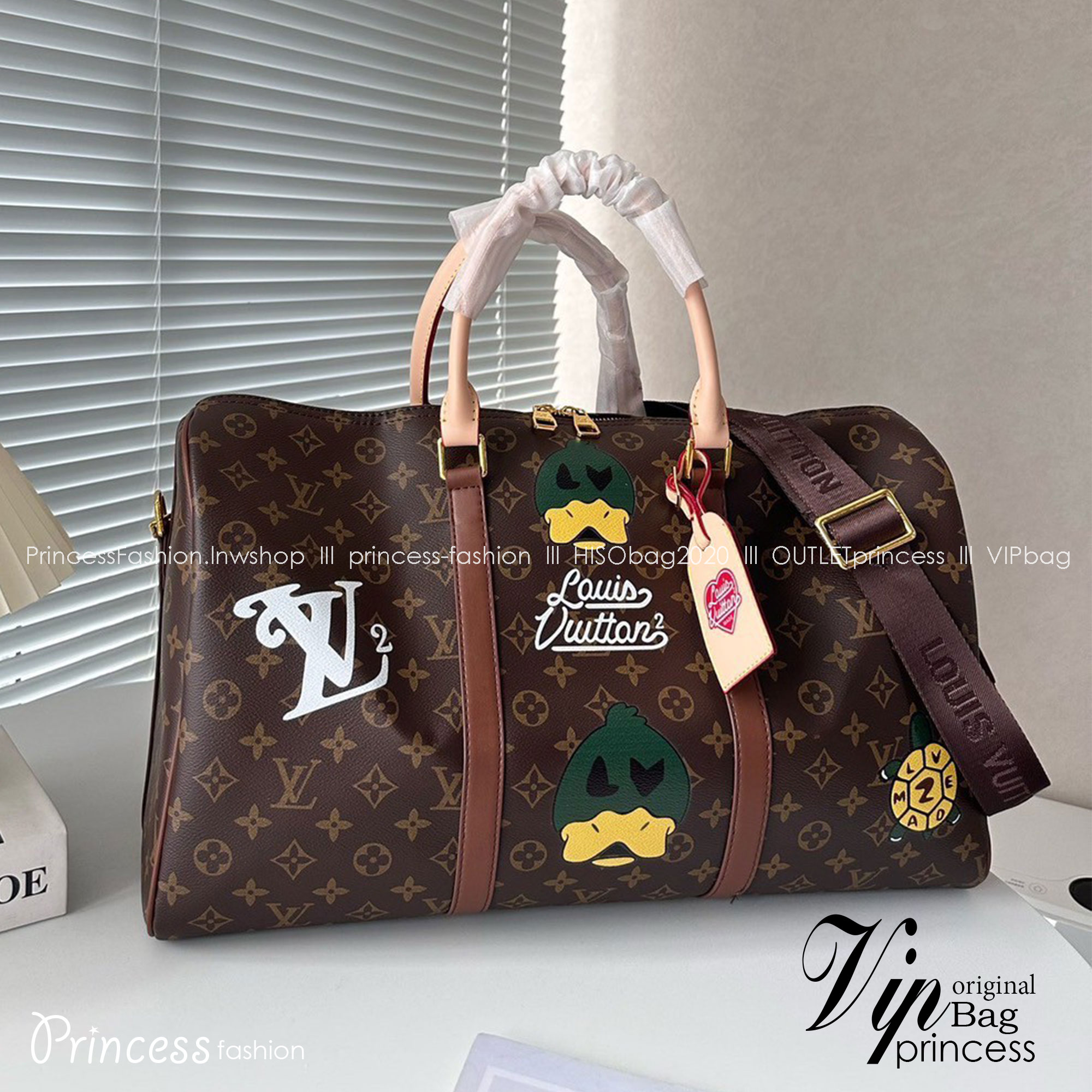 LV Keepall Bandouliere 45 / LV Travel Bag พร้อมส่ง กระเป๋าเดินทางสุดคลาสสิค ลิมิเต็ด ไอเท็มที่จะทำให้การเดินทางไม่ธรรมดาอีกต่อไป ด้วยดีเทลความเป็นเอกลักษณ์