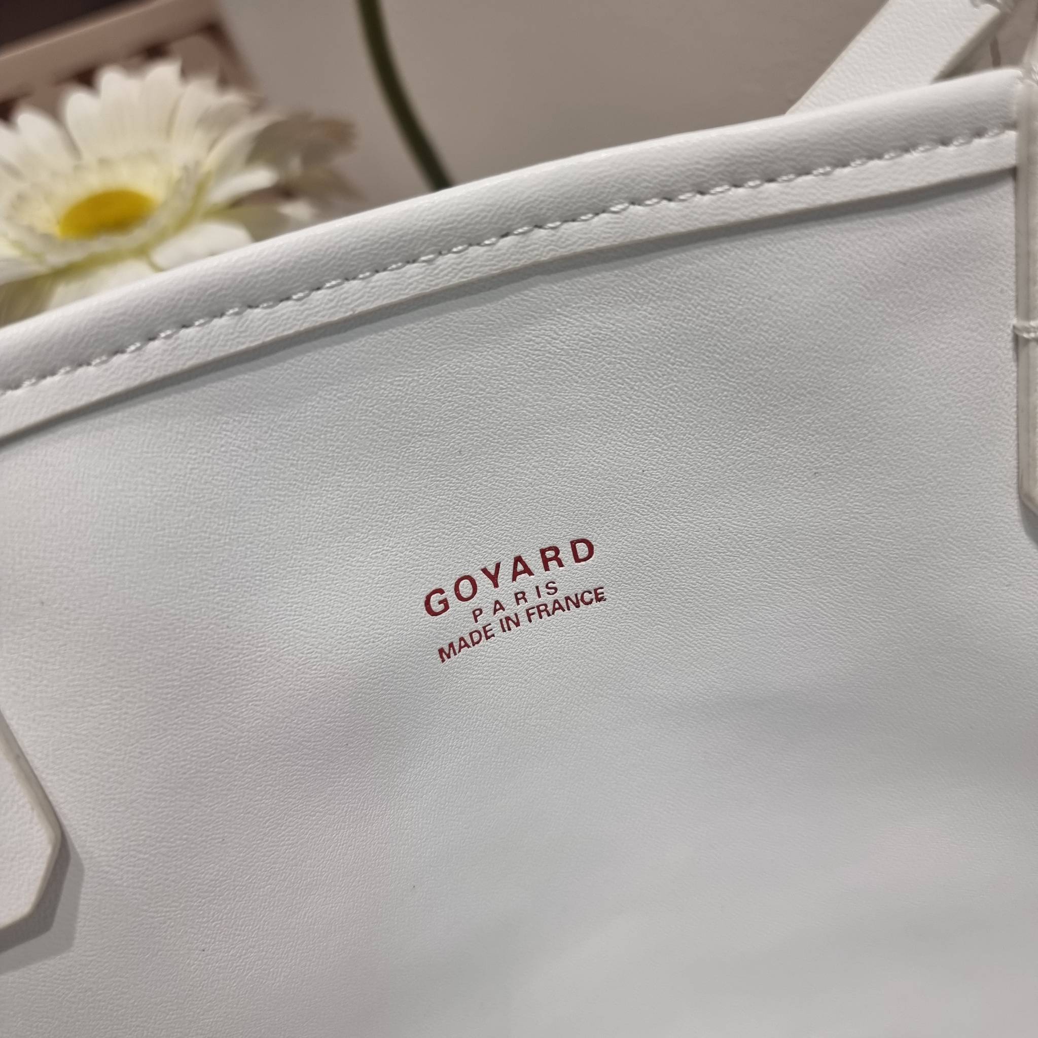 GOYARD ANJOU REVERSIBLE TOTE กระเป๋าสะพายทรงโท้ท ใบใหญ่จุใจ!! กลับด้านใช้ได้ทั้ง 2 ด้าน มาครบสีขายดี เลิศทุกสี รูปทรงคลาสสิค ดีไซน์เป็นเอกลักษณ์