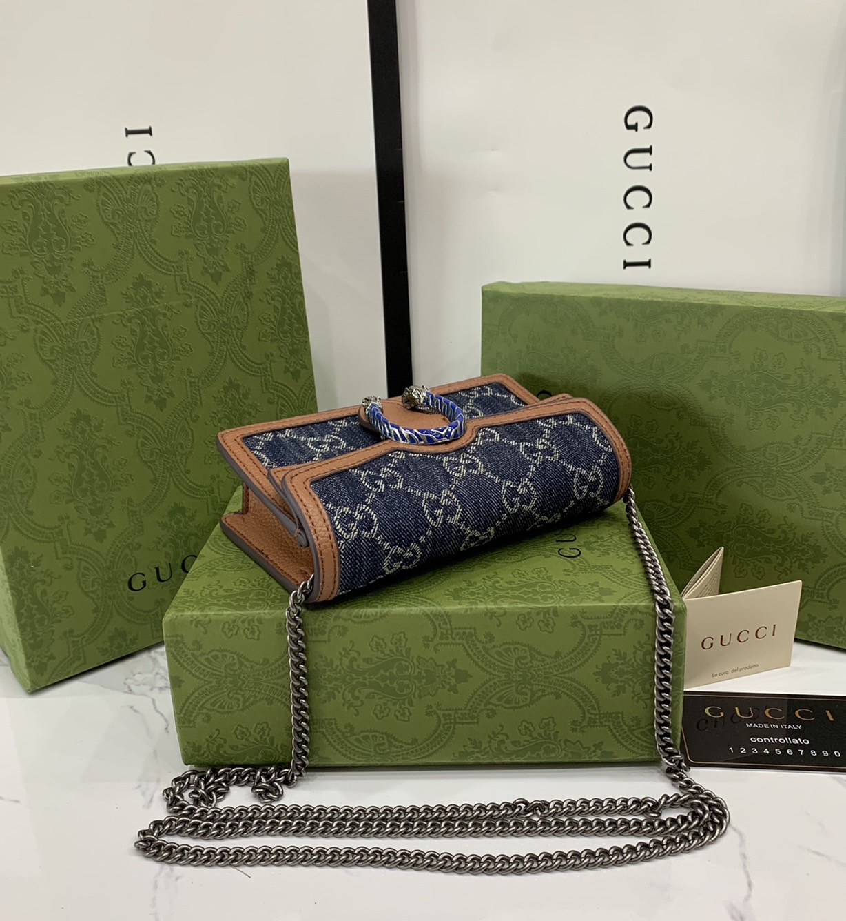 หนังแท้ GUCCI Denim Dionysus mini bag / GG Dionysus Shoulder bag / GG Denim Dionysus พร้อมส่งที่ไทย กระเป๋าสะพายข้างเดนิมสีเข้มสลับหนังแท้สีน้ำตาลงาช้าง เกรดหนังคุณภาพดียิ่งใช้หนังยิ่งสวย โทนสีน่าใช้มากก มาในดีไซน์คลาสสิคเรียบหรูเข้ากับทุกลุ๊คแบบไม่มีเอ้า