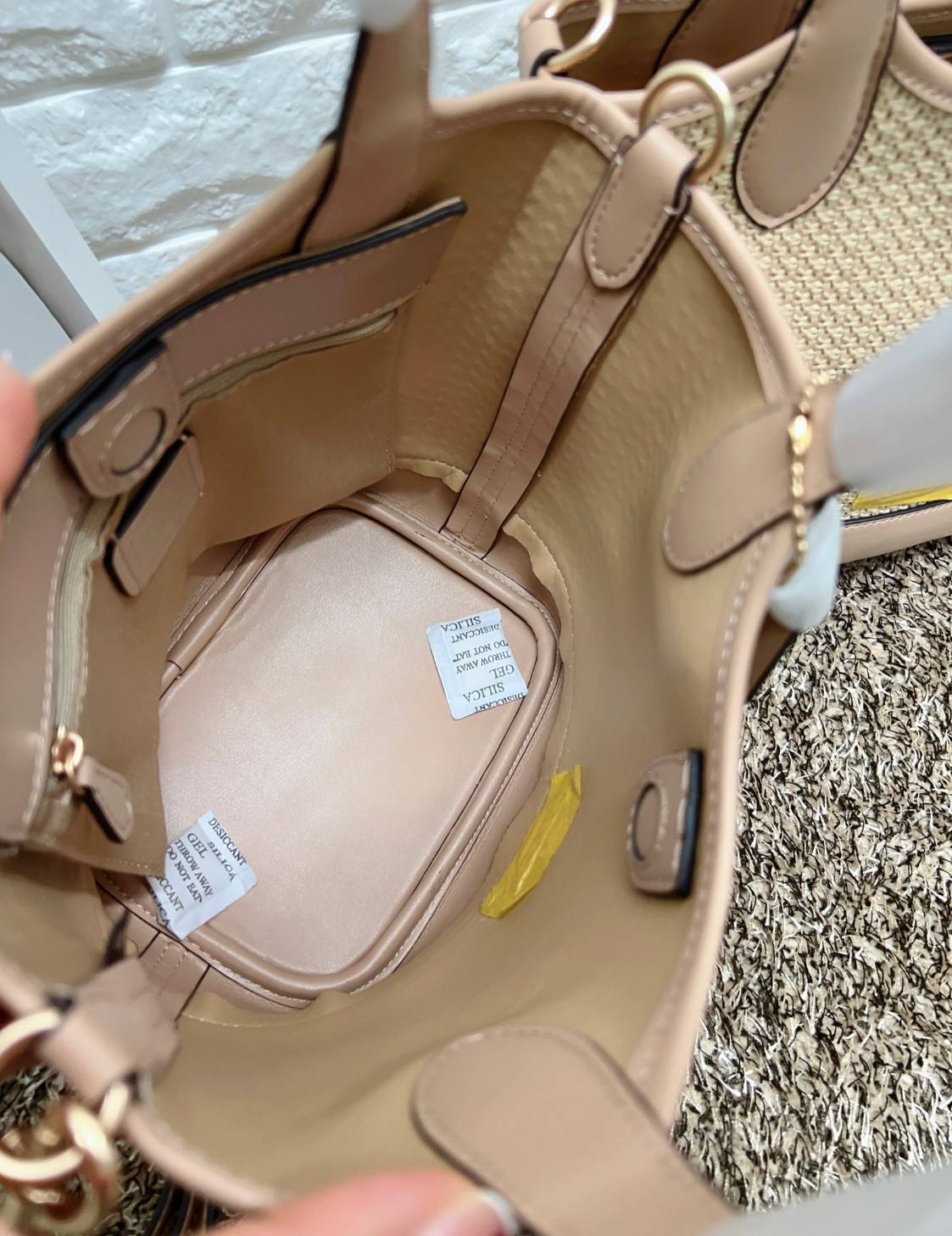 Coach Hanna Bucket Bag In Straw And Smooth Leather 7" กระเป๋าทรงถังงานทอน้ำหนักเบา จุของได้เยอะ เกรดท็อปออริ เกรดดีสุด สลับแท้ 1:1 ใช้ต่างประเทศได้