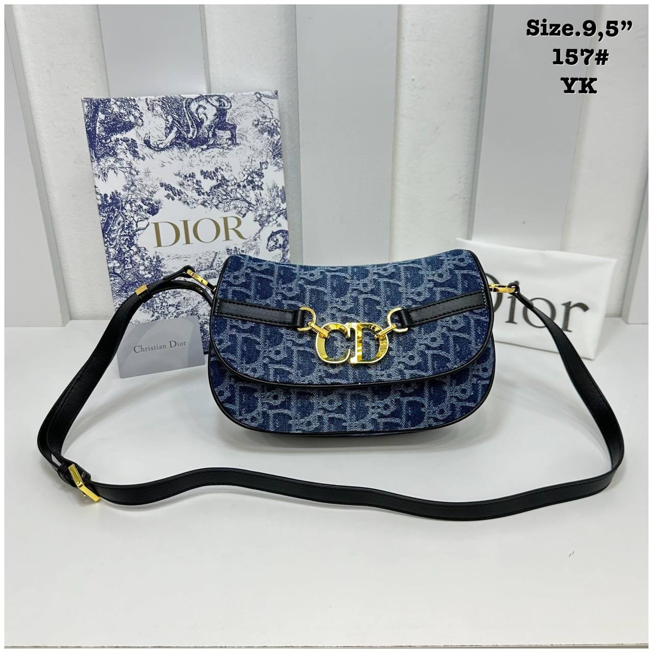 DIOR Small CD Besace Bag / Leather / Oblique Jacquard กระเป๋าสะพายดีไซส์ย้อนยุค โดดเด่นด้วยรูปลักษณ์ร่วมสมัย สง่างามเหนือกาลเวลา เกรดไฮเอน 1:1