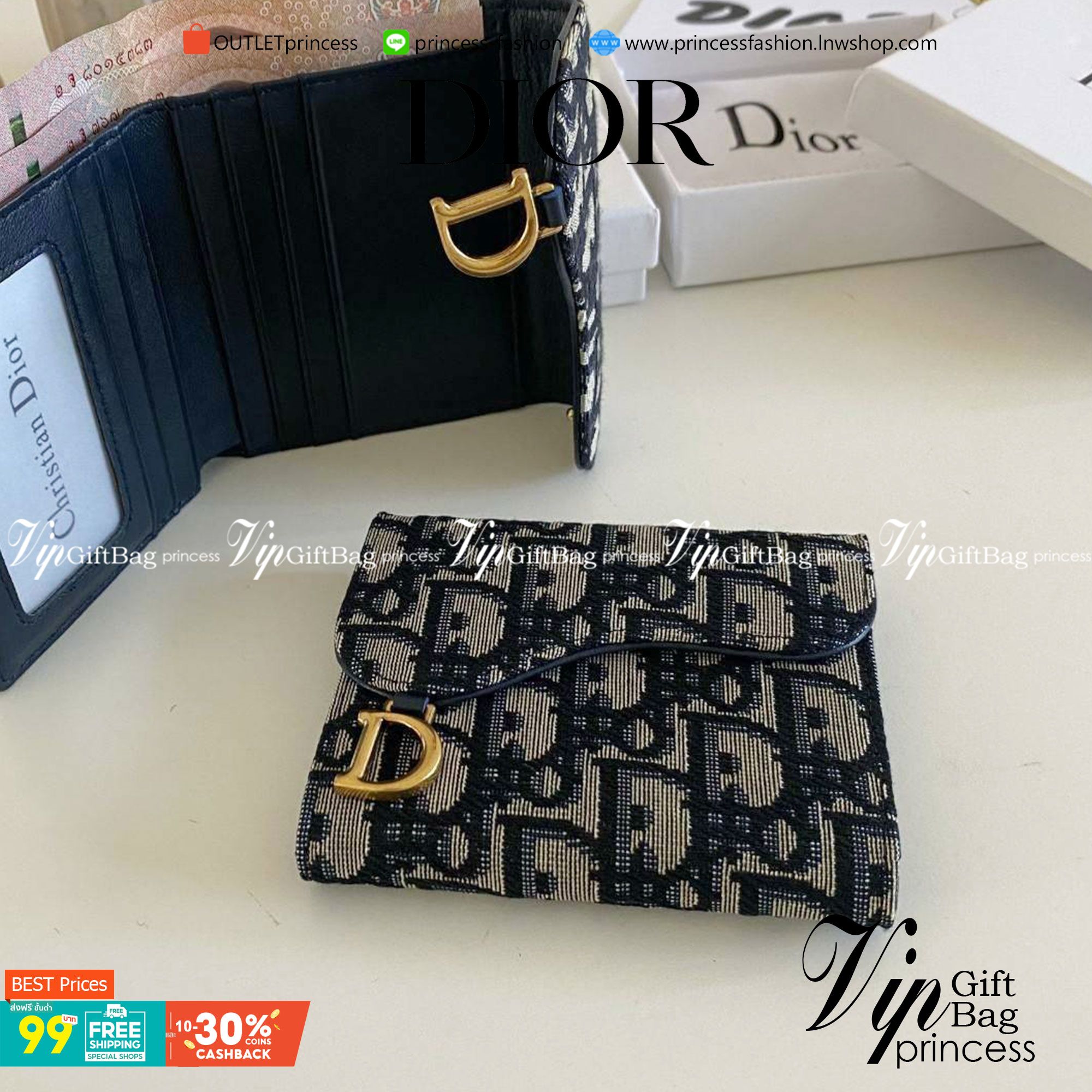 VIP 】DIOR WALLET MONOGRAM SADDLE LOTUS กระเป๋าสตางค์ 3 พับ วัสดุหนังแท้ และผ้า Jacquard อย่างดี ทอสวยงามที่สุด ผสมผสานความสง่างามและคลาสสิกที่เข้ากับยุคสมัย ด้านหน้าโดดเด่นด้วยซิกเนเจอร์ของ Christian Dior อะไหล่สีทองอ่อน เงางาม เป็นอีกหนึ่งรุ่นที่ดาราเชเล