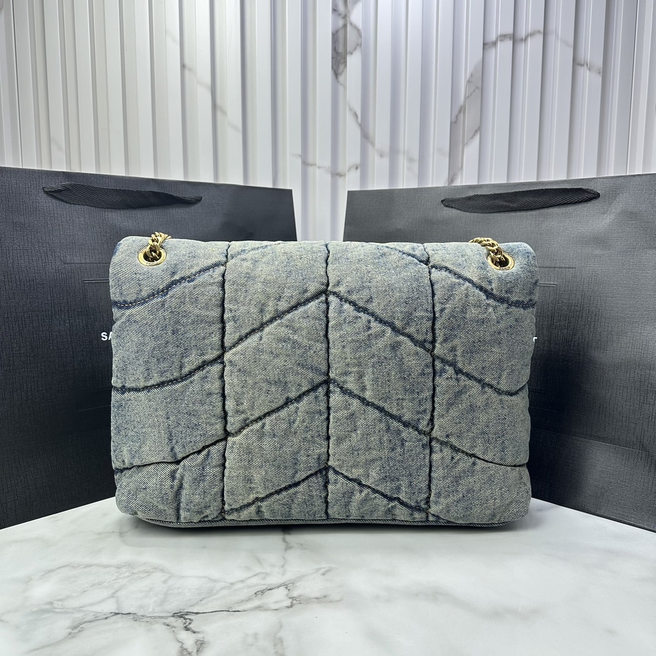 YSL Puffer denim shoulder bag กระเป๋าสะพายเดนิมฟอก สวยเท่ห์คลาสสิกลายเชฟล่อนเป็นเอกลักษณ์ ENVELOPE FLAP BAG WITH SOFT CHEVRON 🧡เกรดออริ ใช้งานต่างประเทศได้