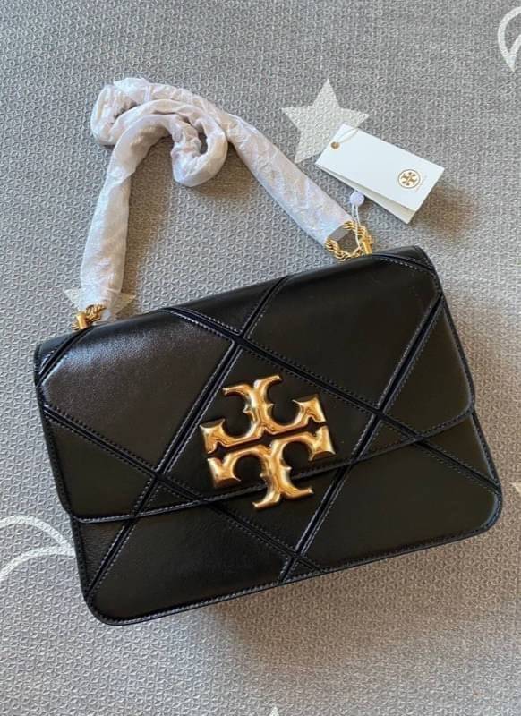 สวยจริงคุณภาพสูง ไม่จกตาค่ะ!! TORY BURCH ELEANOR QUILTED CONVERTIBLE SHOULDER BAG ((73590)) พร้อมส่งที่ไทย ใครรออยู่ห้ามพลาด จำนวนจำกัดค่ะ!! อีกรุ่นที่น่าครอบครองมากๆค่ะ😘 กระเป๋าสะพายข้างและทบสายเป็นคล้องไหล่ได้ หนังแท้ชั้นดีที่สุด ทำลายเหลี่ยมตัด