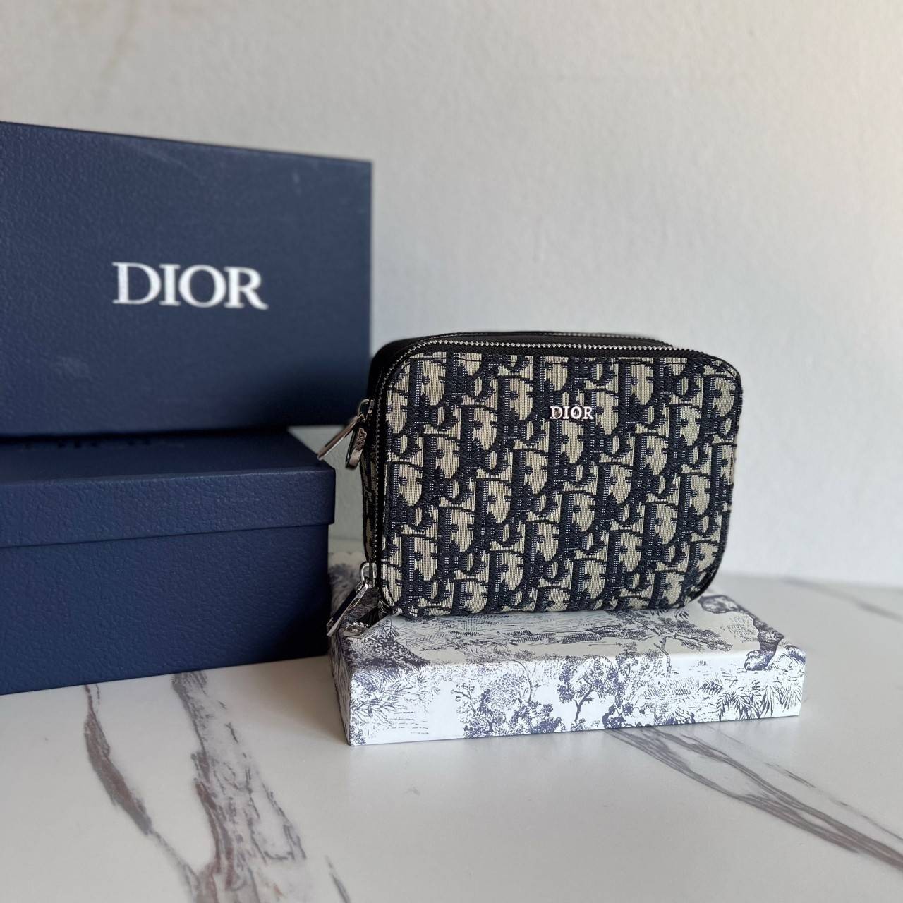 ORI 🥂 หนังแท้ DIOR POUCH WITH SHOULDER STRAP Oblique Jacquard พร้อมส่งที่ไทย งานหนังแท้และผ้าแจ็คการ์ดออริจินอล ภาพสินค้าถ่ายจากงานขายจริง ใช้งานต่างประเทศได้
