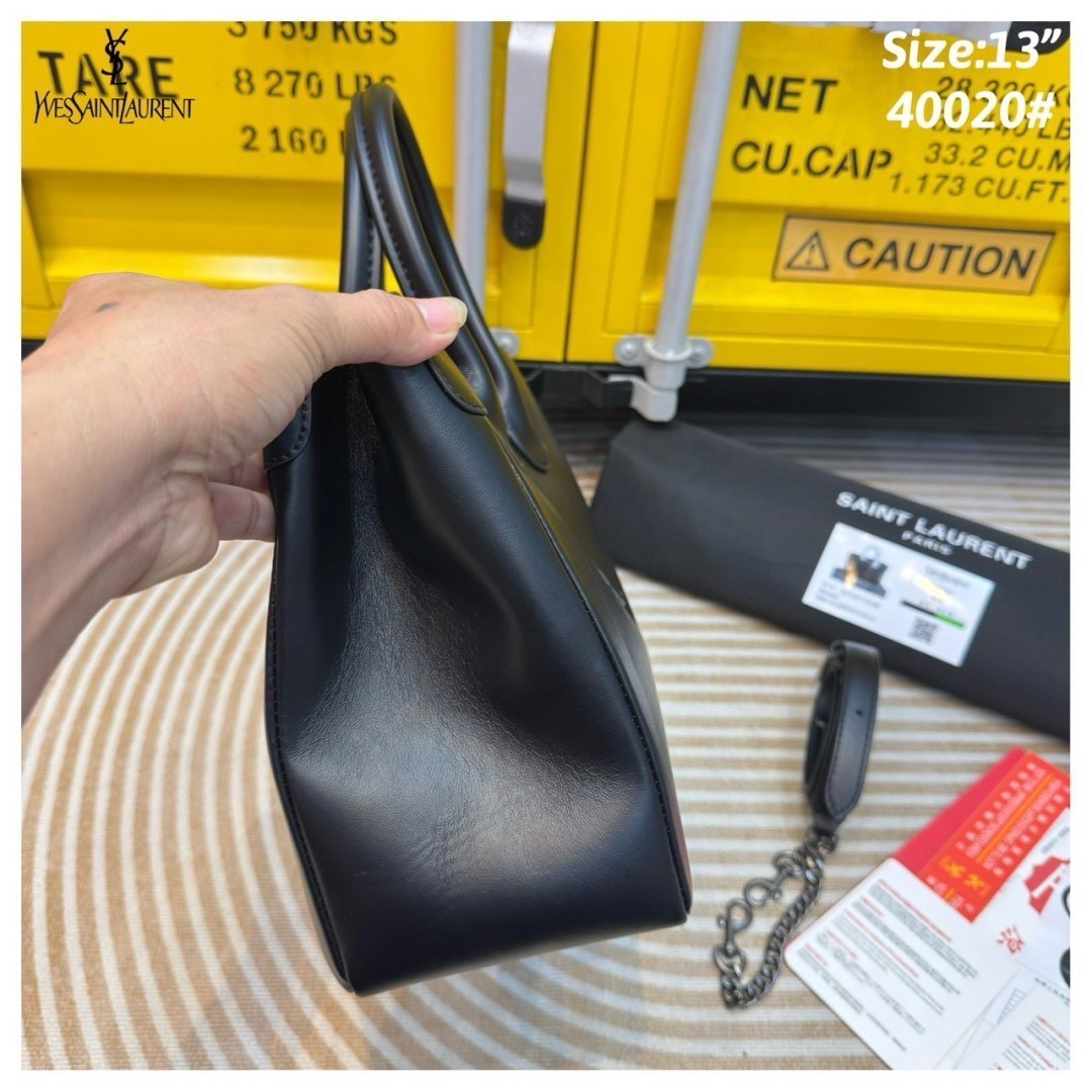 YSL Raphael Tote Bag กระเป๋าสะพายทรงโท้ทคอลใหม่ ขนาดกำลังสวย จุของได้เต็มที่ รูปทรงคลาสสิคชวนใช้ แต่งโลโก้หนังยับโดดเด่นเป็นเอกลักษณ์