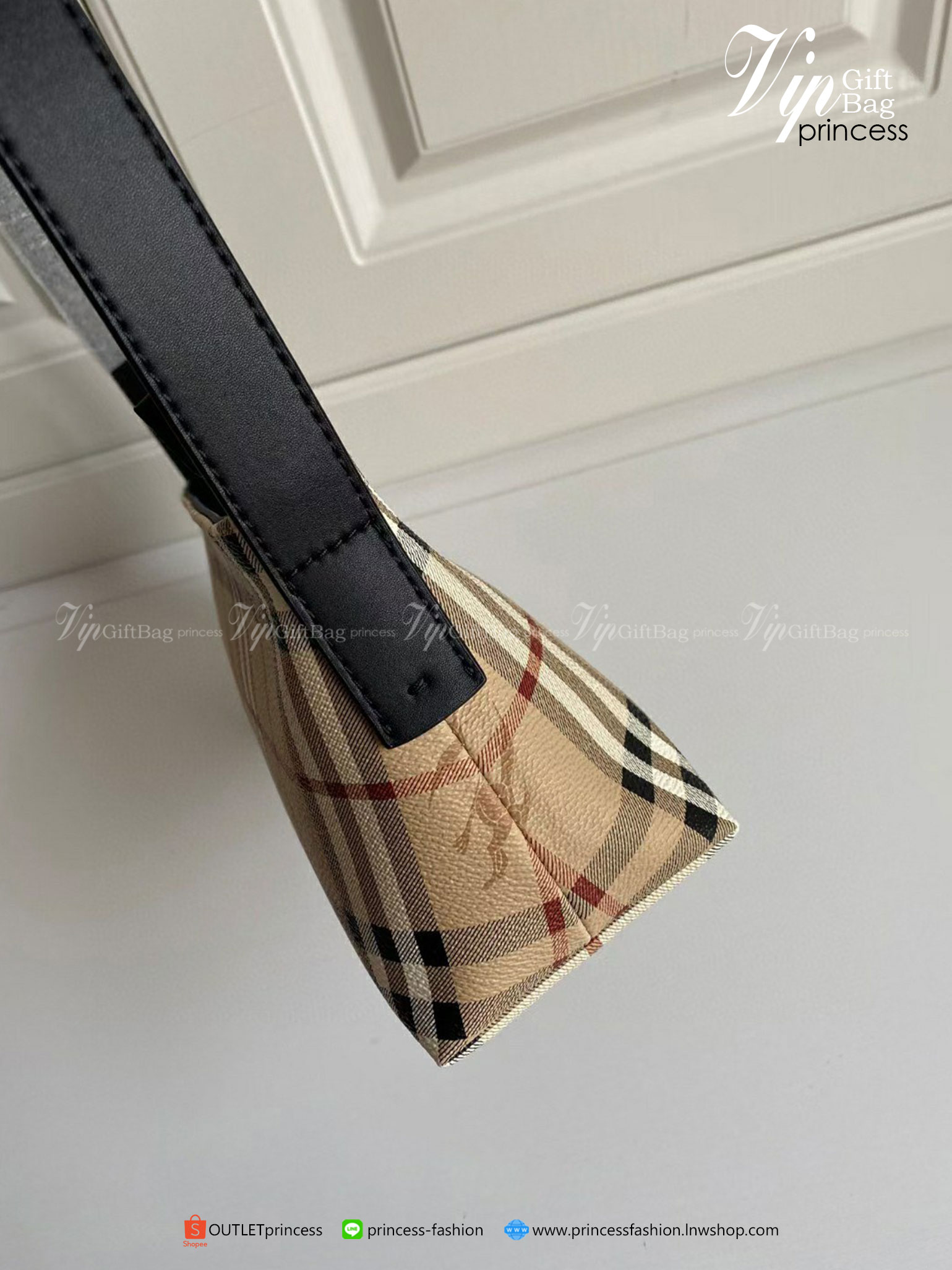 พรีเมี่ยมกิ๊ฟแท้ 100% BURBERRY CROSSBODY VINTAGE BAG VIP GIFT WITH PURCHASE (GWP)
