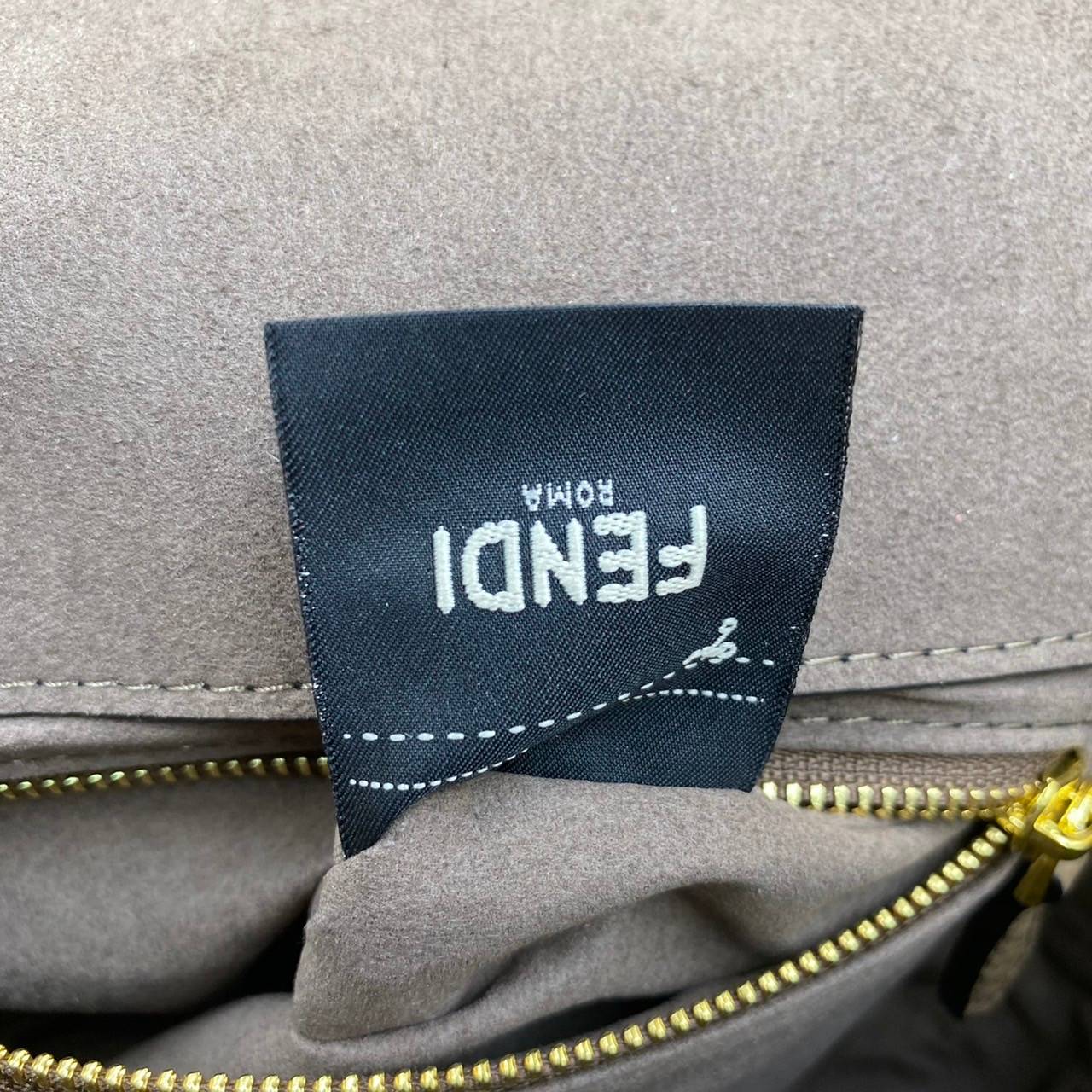 หนังแท้ Fendi Baguette full grain leather bag