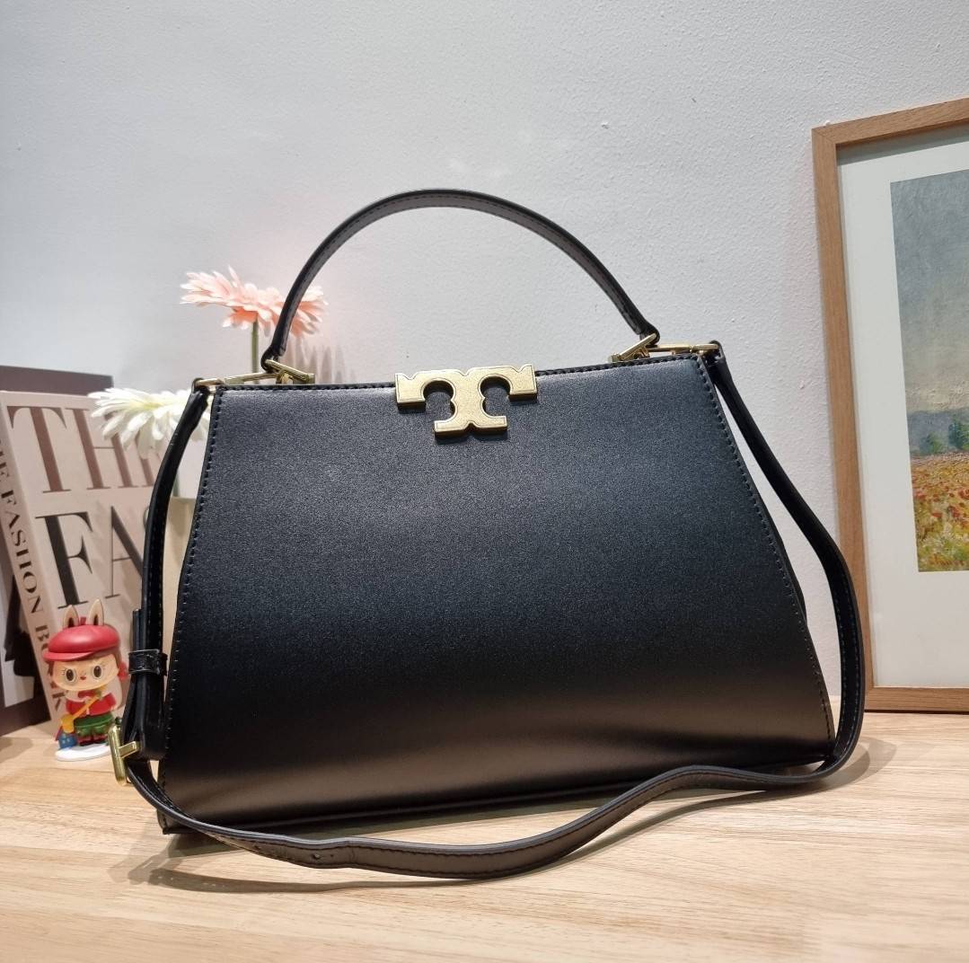 TORY BURCH ELEANOR SPAZZOLATO SATCHEL ใหม่และดูดีเกินต้าน กับกระเป๋าถือทรงสวย ใบใหญ่ ดีไซน์ผู้ดีเรียบหรู ถือขับผิวไปเลยทุกสี สวยคม มาพร้อมหูจับในตัว