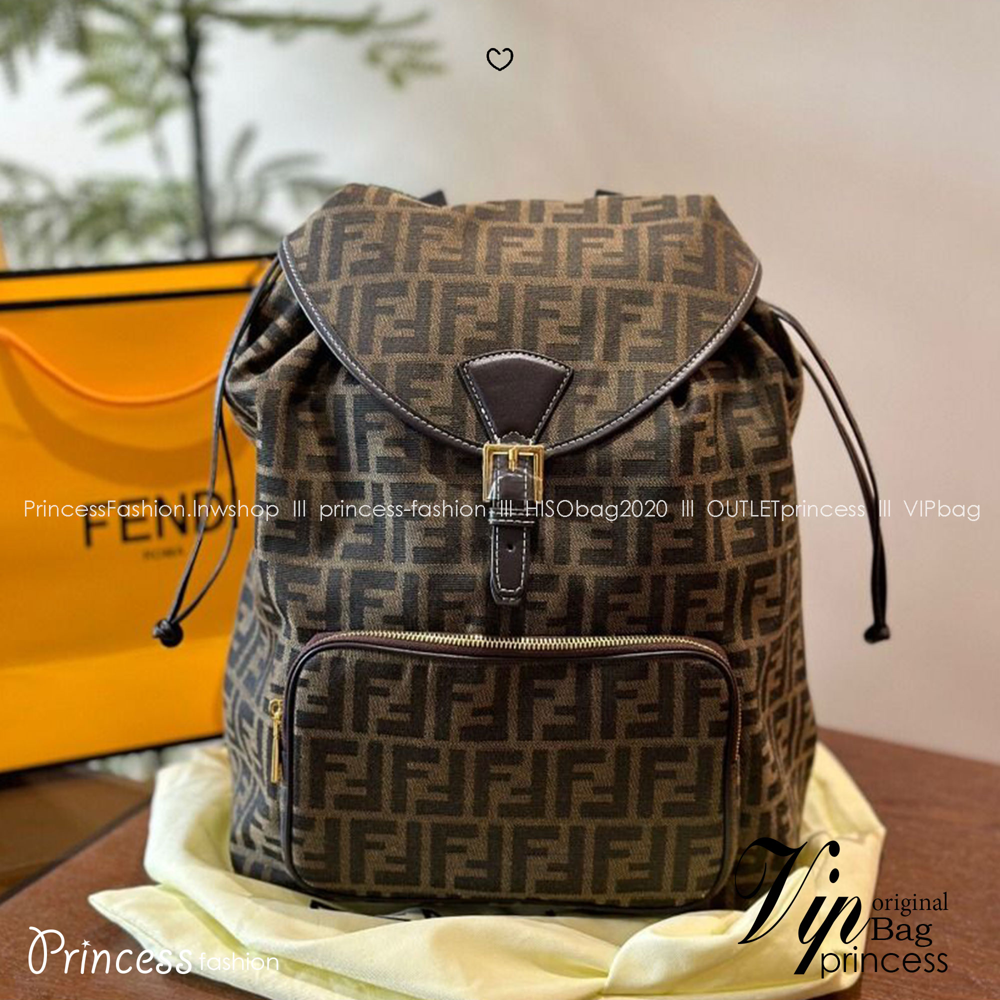 FENDI Zucca Monogram Backpack กระเป๋าเป้ FF ใบใหญ่จุของได้เยอะ นานๆจะมีมาในรูปแบบเป้ให้ครอบครองกันค่า! วันไหนๆ ในไทยหรือ ตปท.ใบเดียวจบ!! สินค้าแนะนำนาทีทองนี้ สามารถใข้ได้ทุกๆวัน ไม่ว่าจะในไทยหรือไป ตปท. ใบนี้เอาอยู่เลยค่า!!