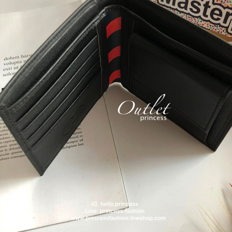 TOMMY HILFIGER Leather Belt & Wallet Set เซตสุดคุ้ม จะมอบเป็นของขวัญหรือใช้เองก็แนะนำเลยค่าา อุปกรณ์ : มาพร้อมถุงกระดาษแบรนด์ + กล่องแบรนด์ + ที่เจาะรูเข็มขัด