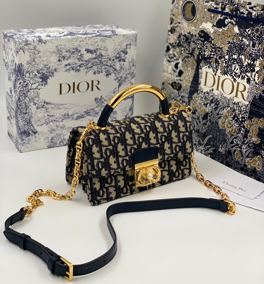 Mini Dior Ange Bag Macrocannage CD clasp with white resin pearl กระเป๋าถือพร้อมสายสะพาย ประดับตัวล็อคมุก สวยงามเหนือกาลเวลา เกรดออริ 1:1 ใช้งานต่างประเทศได้