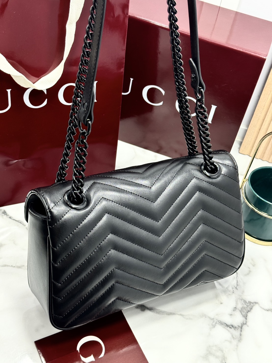 ORI | หนังแท้ GG Marmont small shoulder bag กระเป๋าสะพายข้างรุ่นคลาสสิค ดูแพง อัพลุคได้สบายๆ ด้านหลังดีไซน์รูปหัวใจ