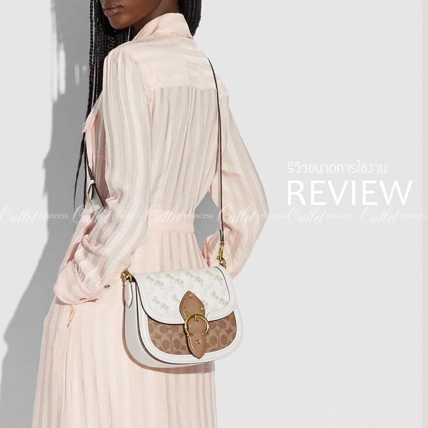 COACH Beat Saddle Bag With Horse And Carriage Print คอลเลคชั่นใหม่ ดีไซน์หรูหรา พิเศษมากๆมาพร้อมสายสะพาย 2 เส้น ใช้คู่กันหรือแยกสะพายก็สวยครบสูตร กระเป๋าสะพายทรง saddle คลาสสิค เปิด-ปิดด้วยกระดุมแน่นหนา ภายในเป็นช่องโล่ง ใส่ของได้ครบครัน สาวๆใช้เป็น every